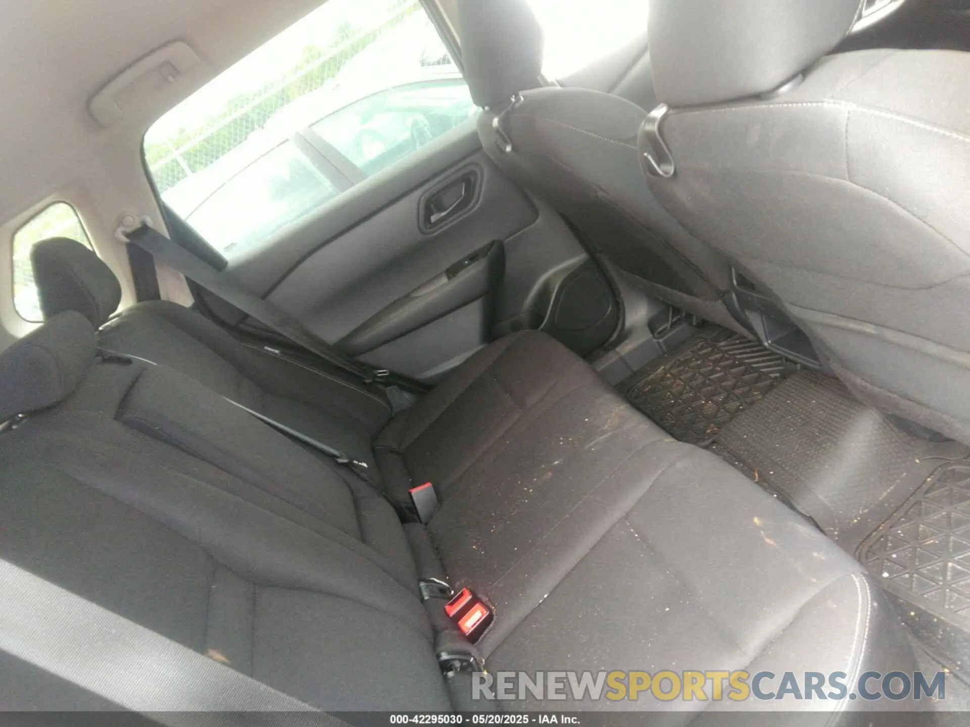 8 Photograph of a damaged car 5N1BT3AAXSC770972 NISSAN ROGUE 2025