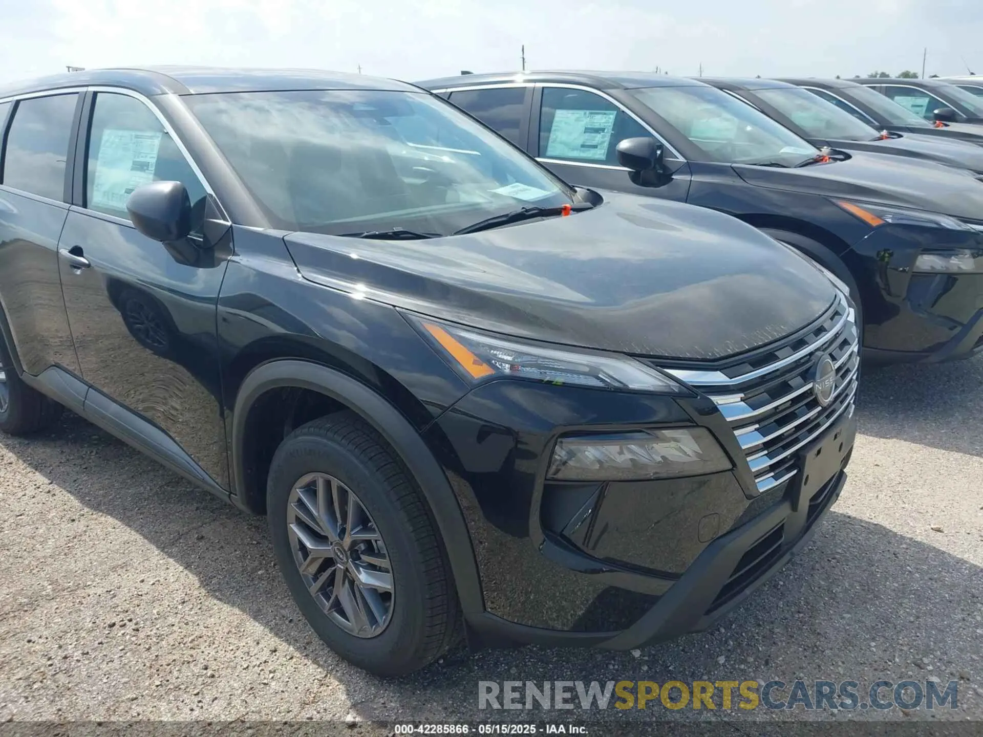 1 Photograph of a damaged car 5N1BT3AB1SC848693 NISSAN ROGUE 2025