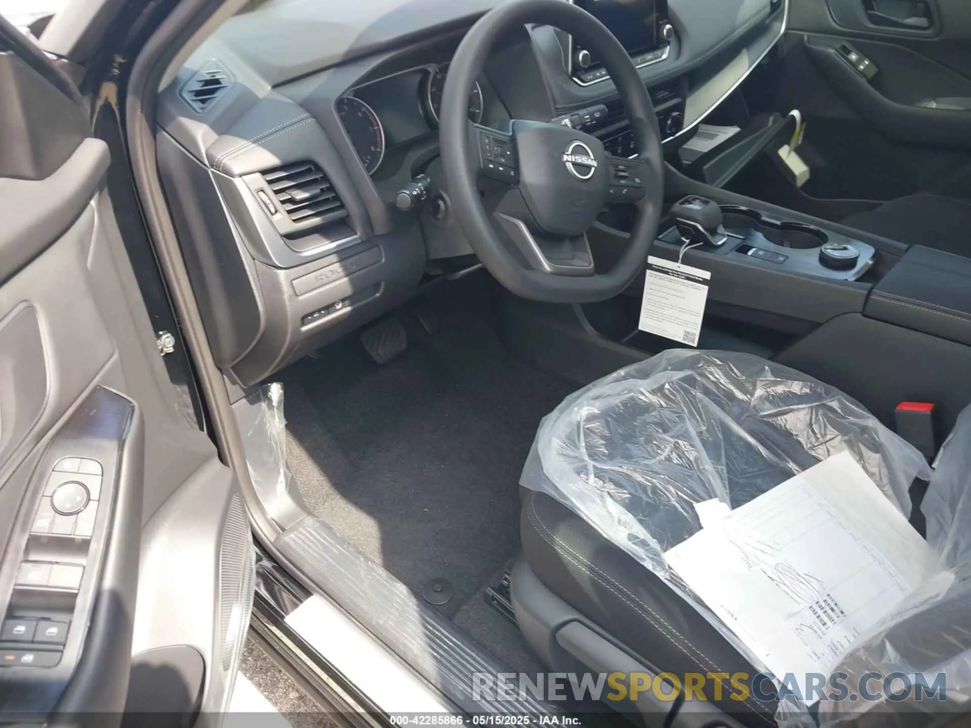 10 Photograph of a damaged car 5N1BT3AB1SC848693 NISSAN ROGUE 2025