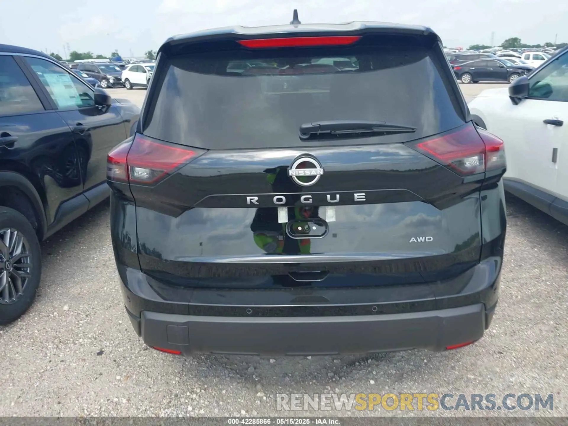 16 Photograph of a damaged car 5N1BT3AB1SC848693 NISSAN ROGUE 2025