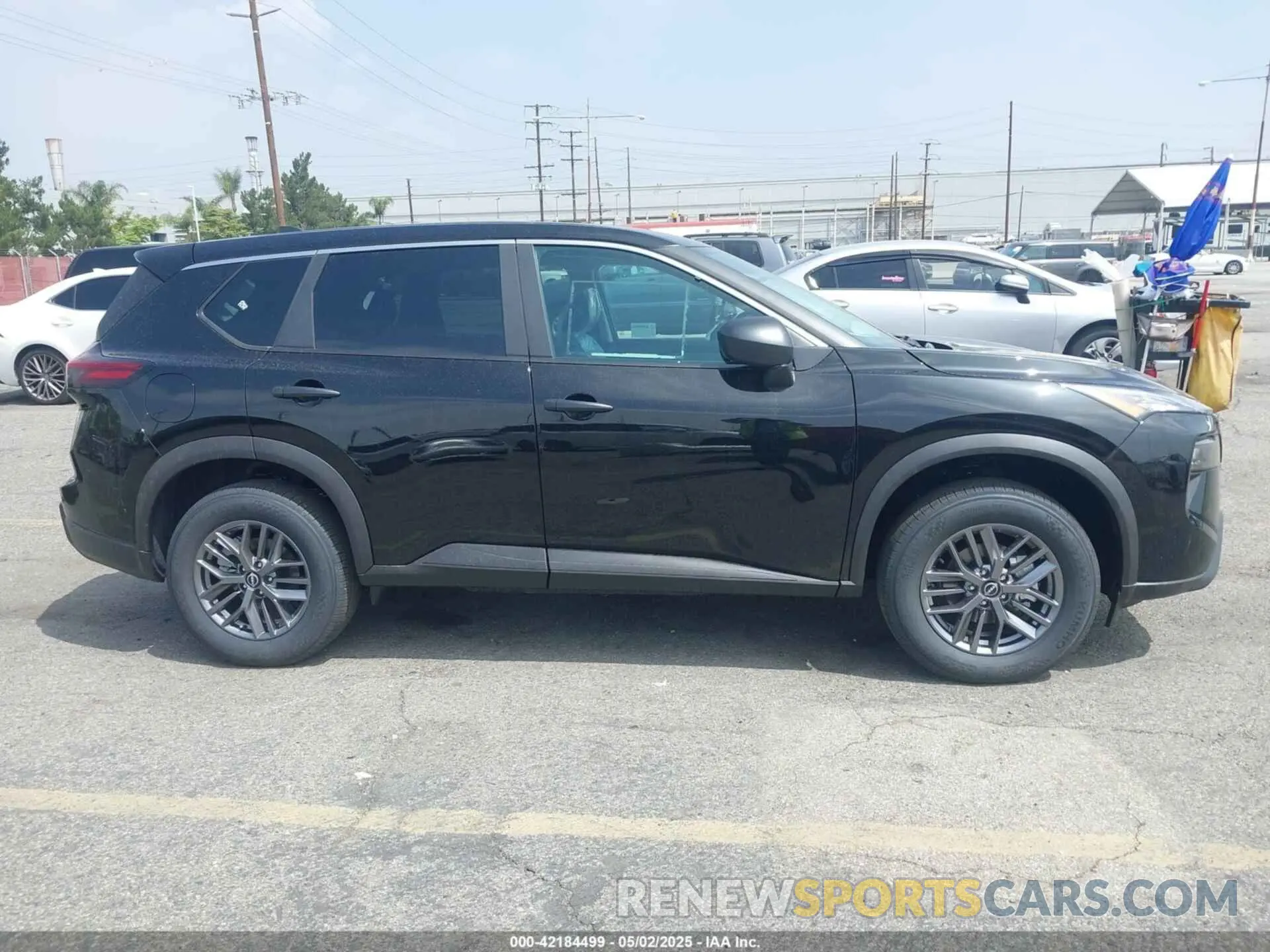 13 Photograph of a damaged car 5N1BT3AB3SC850039 NISSAN ROGUE 2025