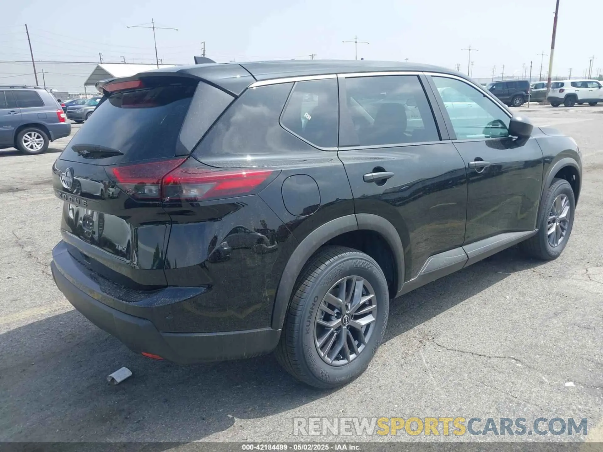 4 Photograph of a damaged car 5N1BT3AB3SC850039 NISSAN ROGUE 2025