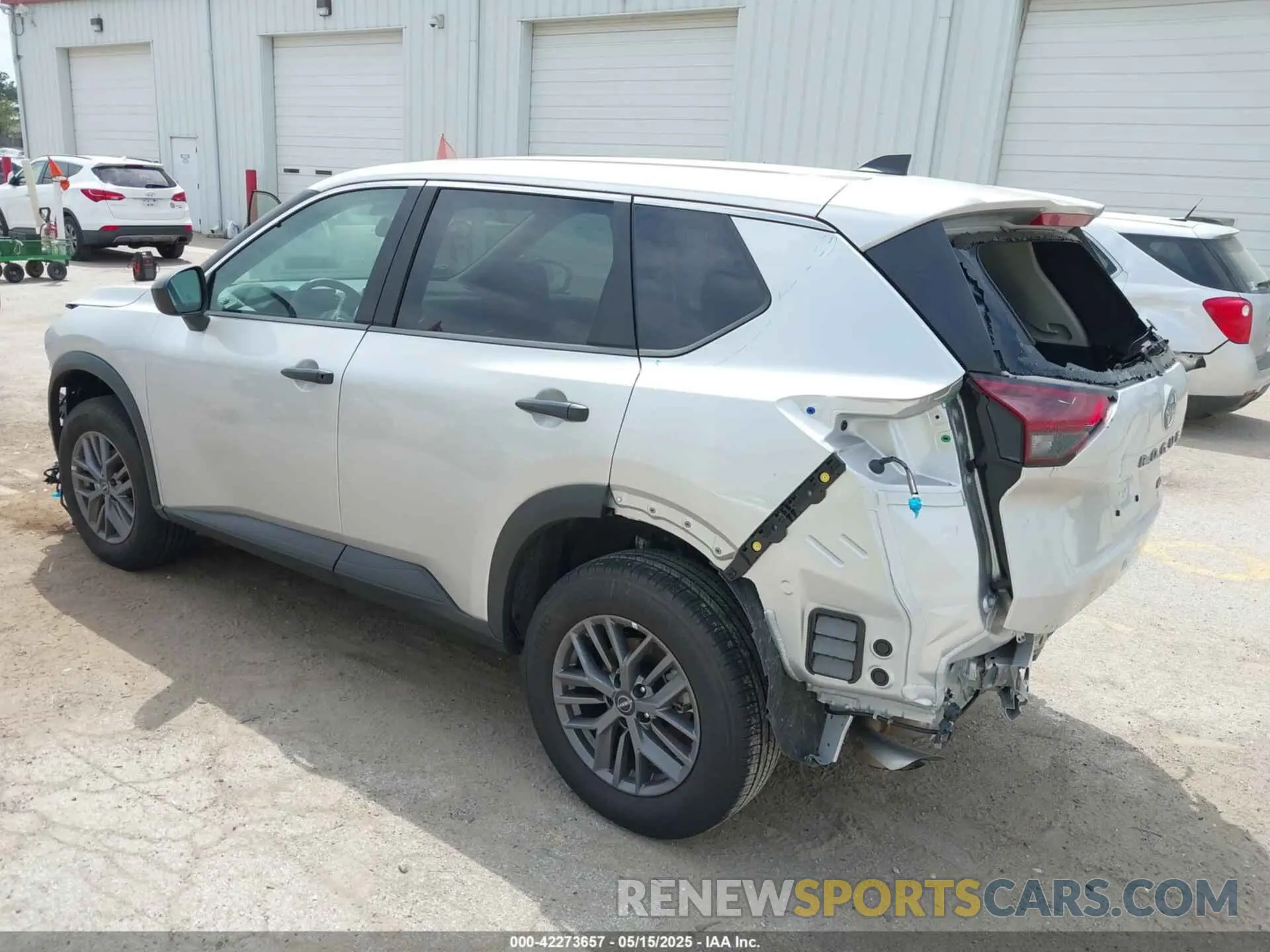 3 Photograph of a damaged car 5N1BT3AB4SC834268 NISSAN ROGUE 2025