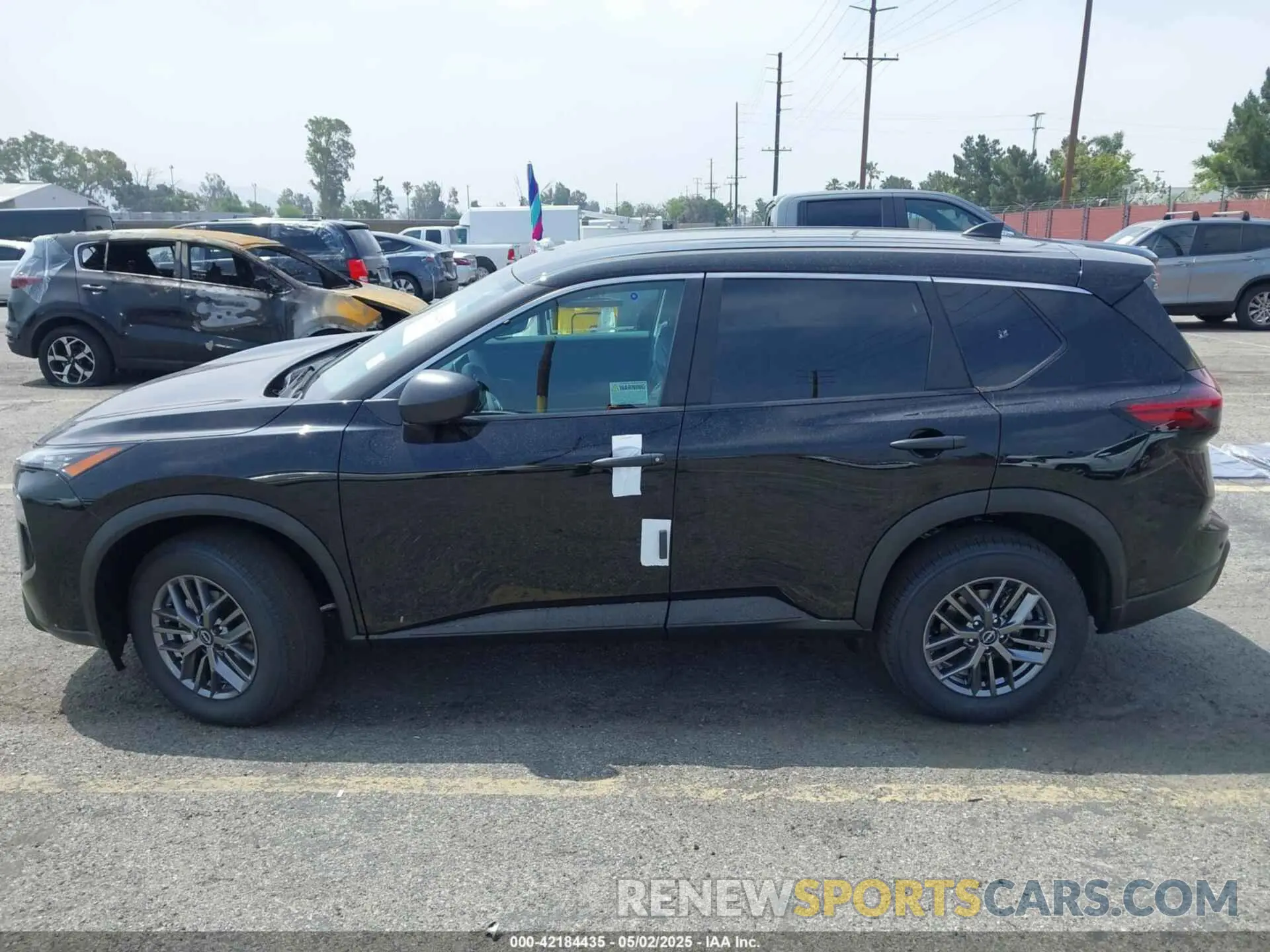 15 Photograph of a damaged car 5N1BT3AB4SC848722 NISSAN ROGUE 2025