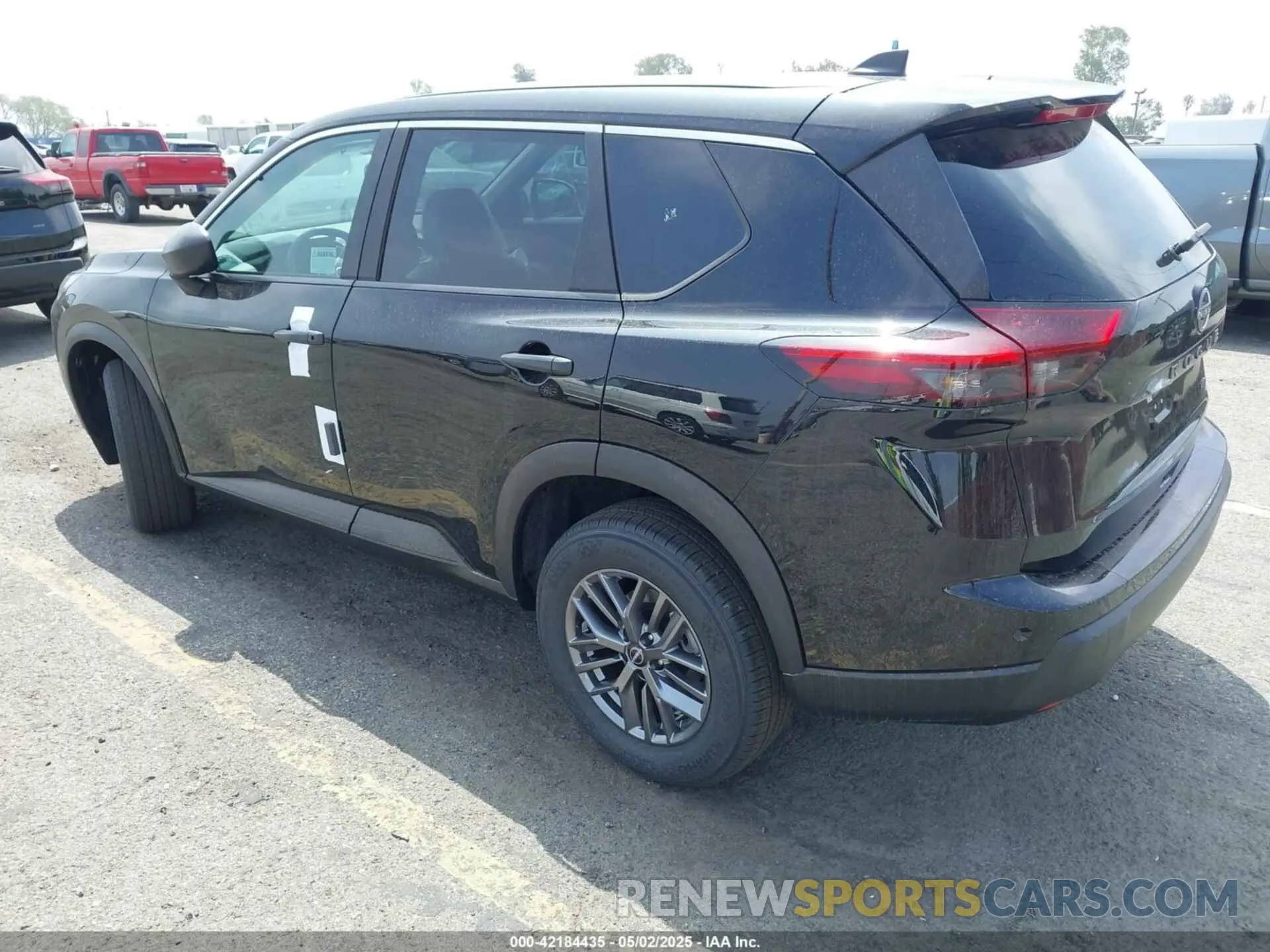 3 Photograph of a damaged car 5N1BT3AB4SC848722 NISSAN ROGUE 2025