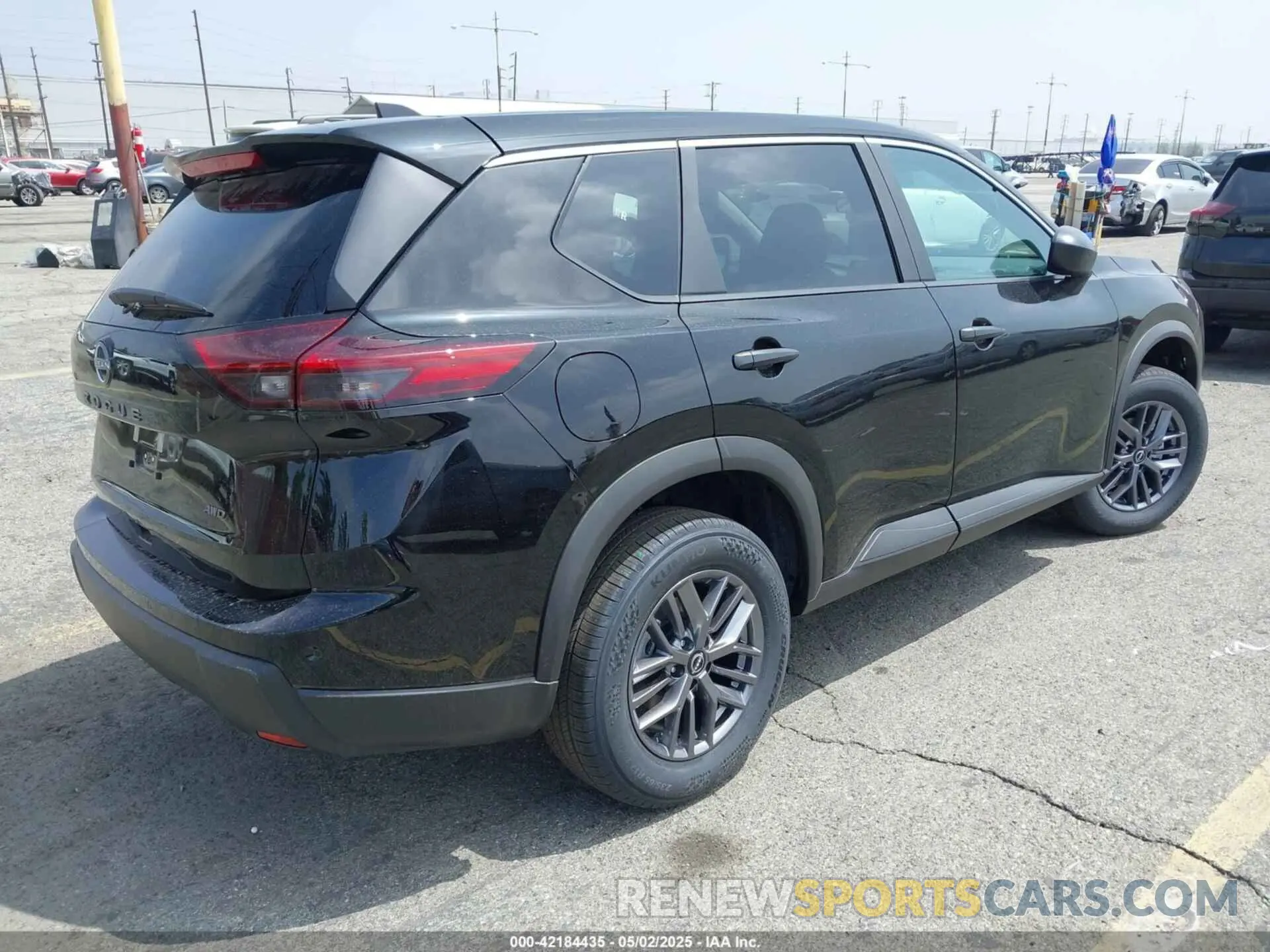 4 Photograph of a damaged car 5N1BT3AB4SC848722 NISSAN ROGUE 2025