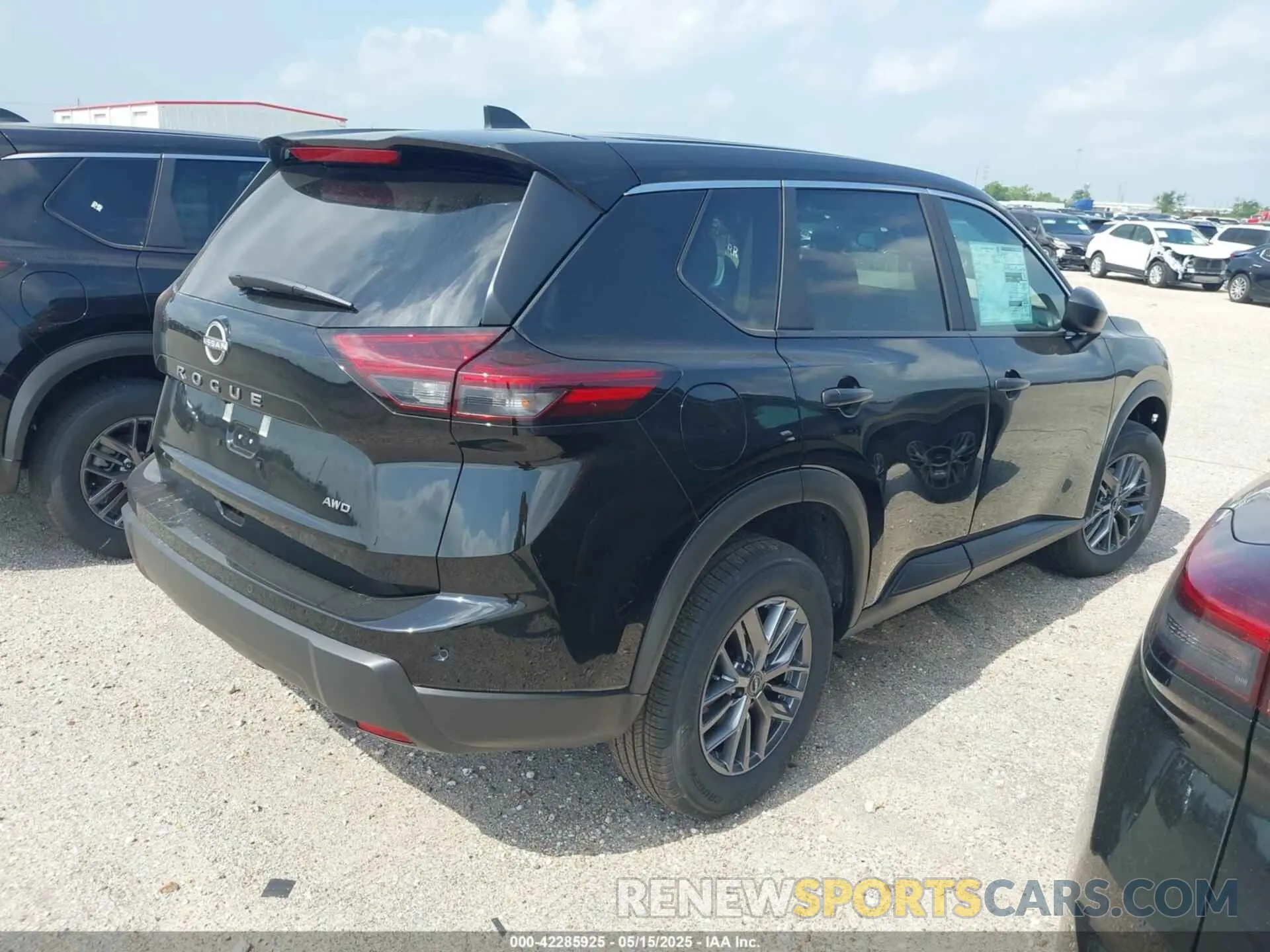 4 Фотография поврежденного автомобиля 5N1BT3AB5SC849555 NISSAN ROGUE 2025