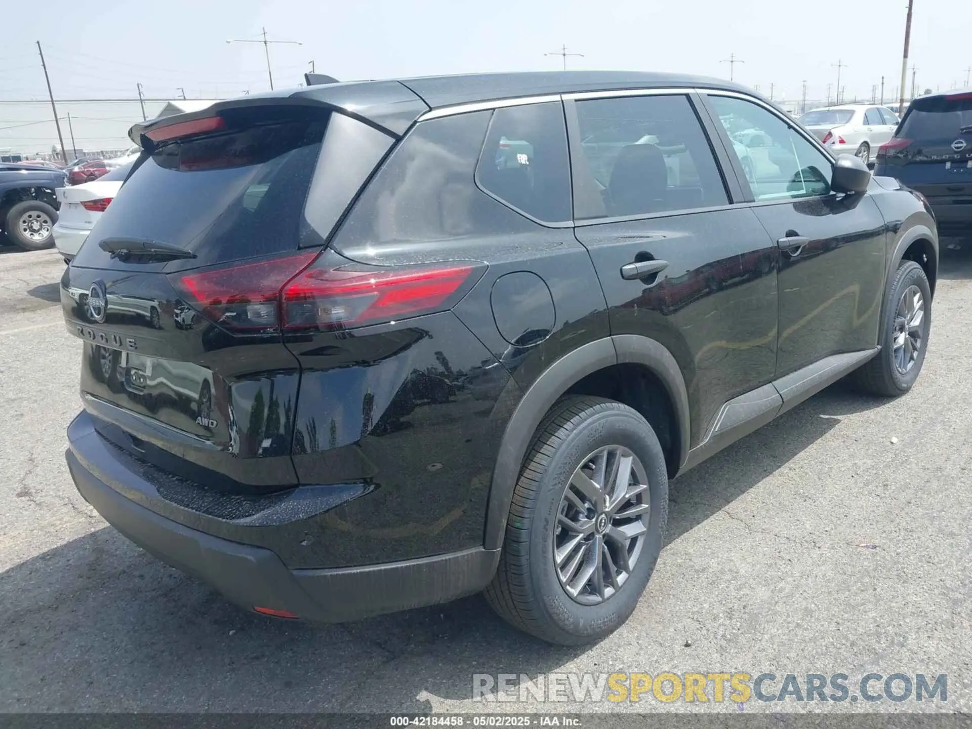 4 Photograph of a damaged car 5N1BT3AB5SC849586 NISSAN ROGUE 2025