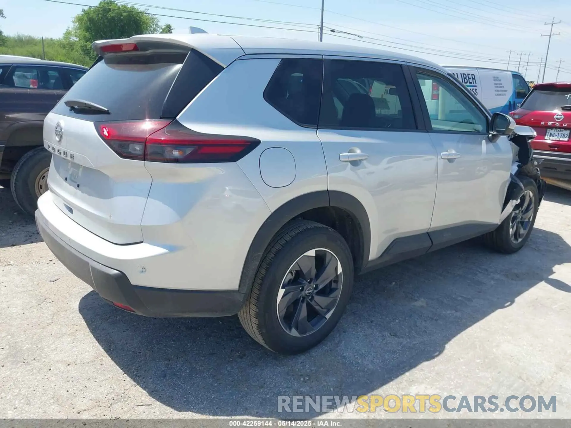 4 Photograph of a damaged car 5N1BT3BA1SC817949 NISSAN ROGUE 2025