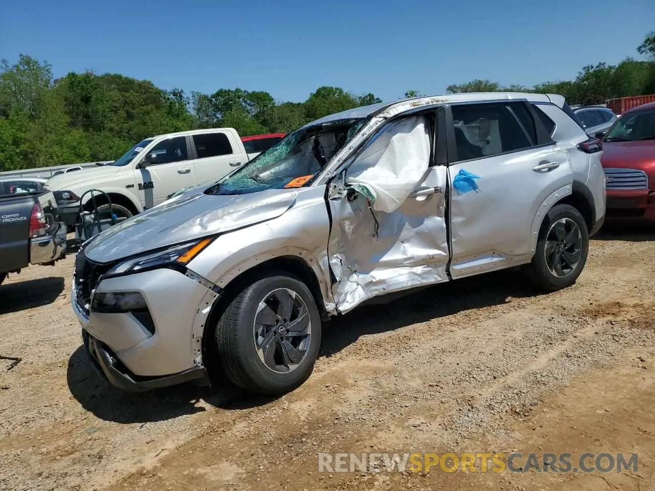 1 Фотография поврежденного автомобиля 5N1BT3BA2SC819130 NISSAN ROGUE 2025