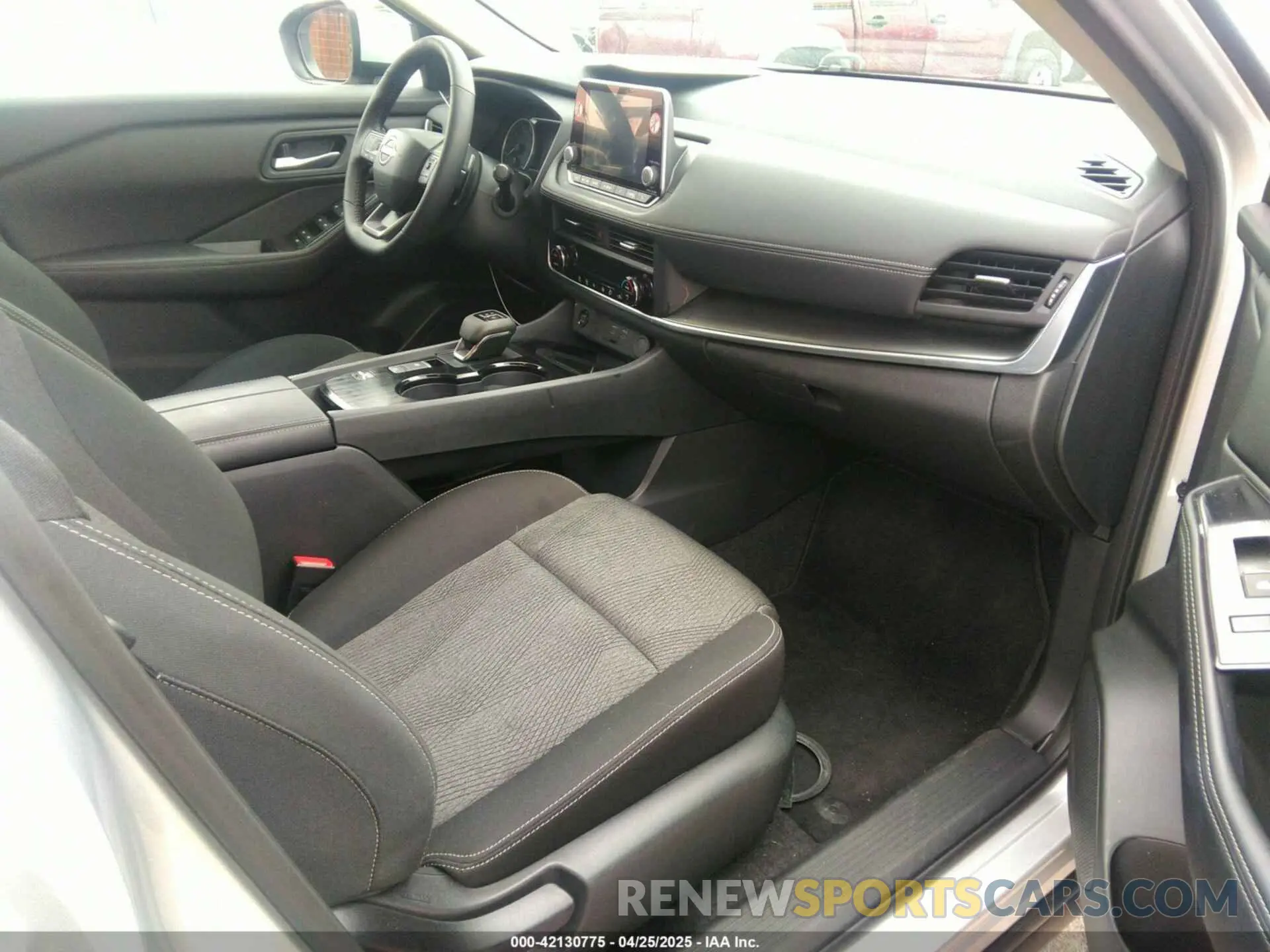 5 Фотография поврежденного автомобиля 5N1BT3BA5SC804363 NISSAN ROGUE 2025