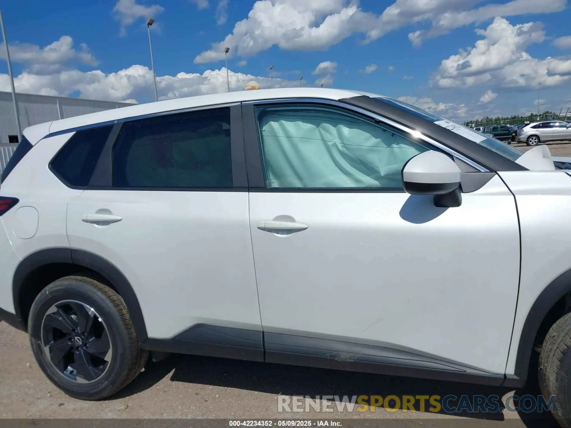 13 Photograph of a damaged car 5N1BT3BA5SC828212 NISSAN ROGUE 2025