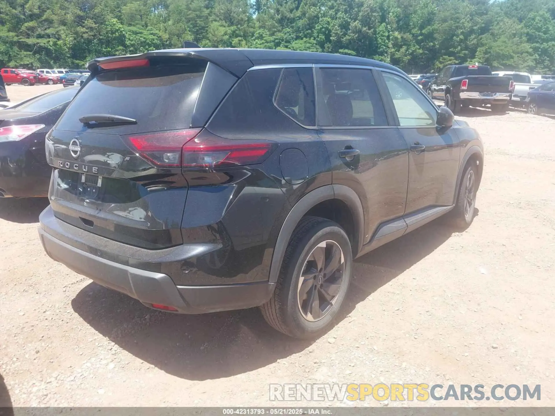 4 Photograph of a damaged car 5N1BT3BA6SC786147 NISSAN ROGUE 2025