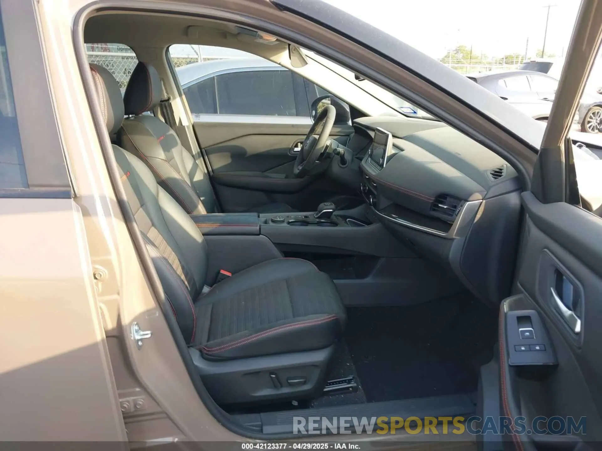 5 Фотография поврежденного автомобиля 5N1BT3BB0SC789439 NISSAN ROGUE 2025