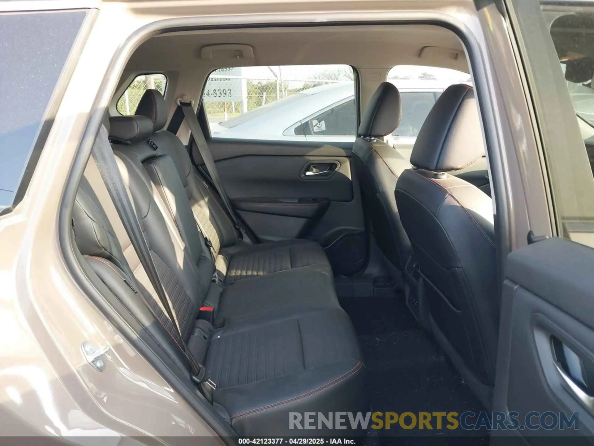 8 Фотография поврежденного автомобиля 5N1BT3BB0SC789439 NISSAN ROGUE 2025