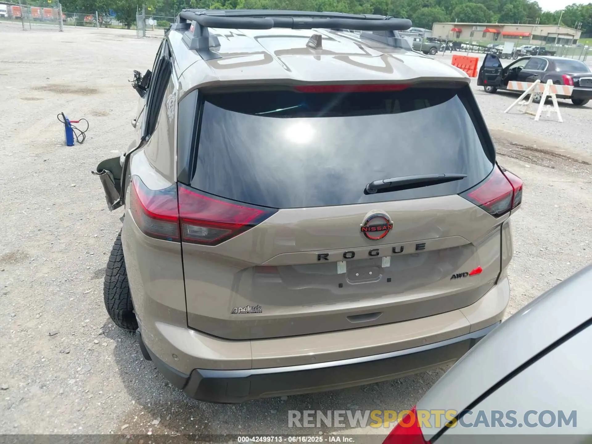 16 Photograph of a damaged car 5N1BT3BB0SC826764 NISSAN ROGUE 2025