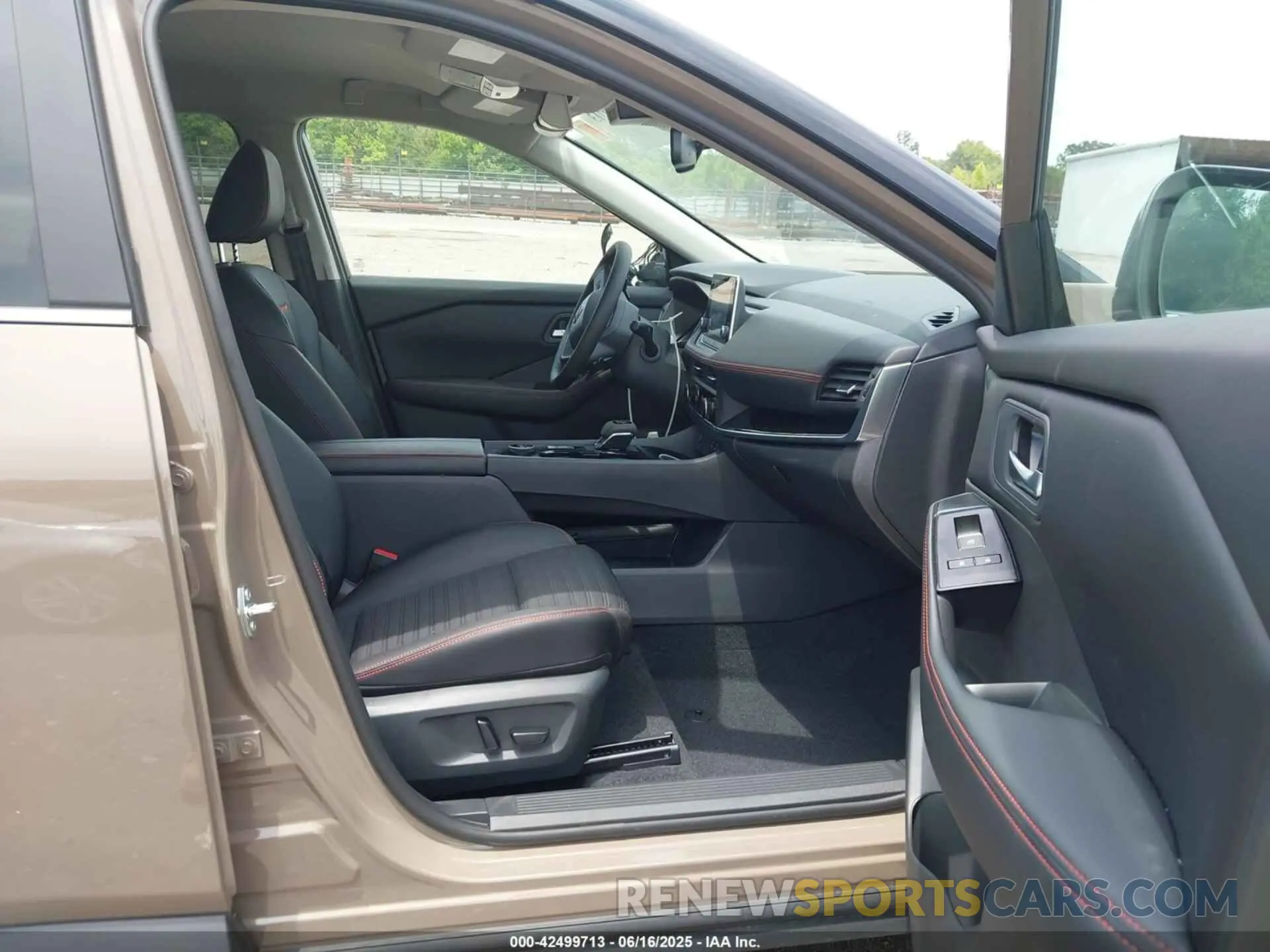 5 Photograph of a damaged car 5N1BT3BB0SC826764 NISSAN ROGUE 2025