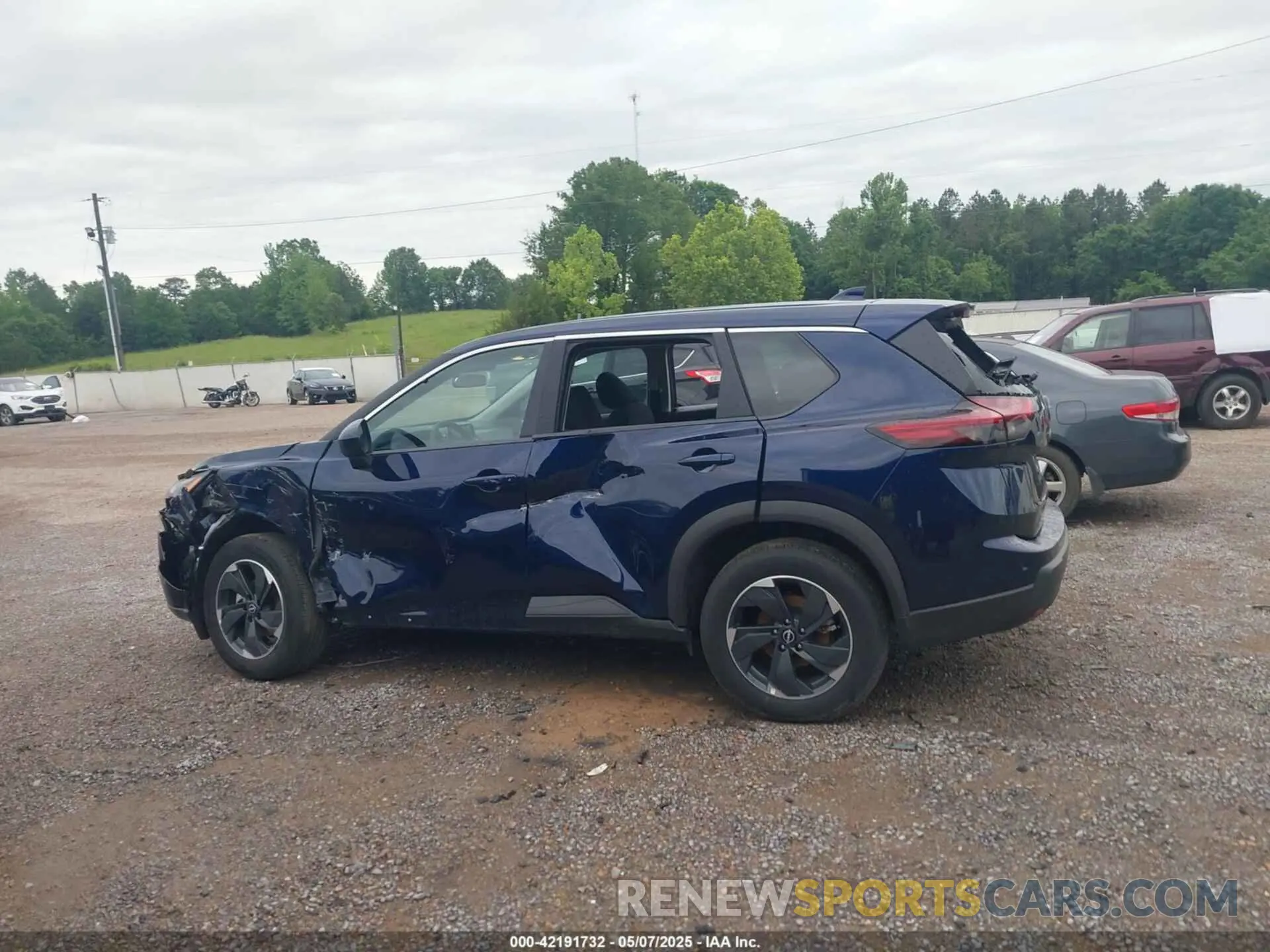 14 Photograph of a damaged car 5N1BT3BB2SC782704 NISSAN ROGUE 2025