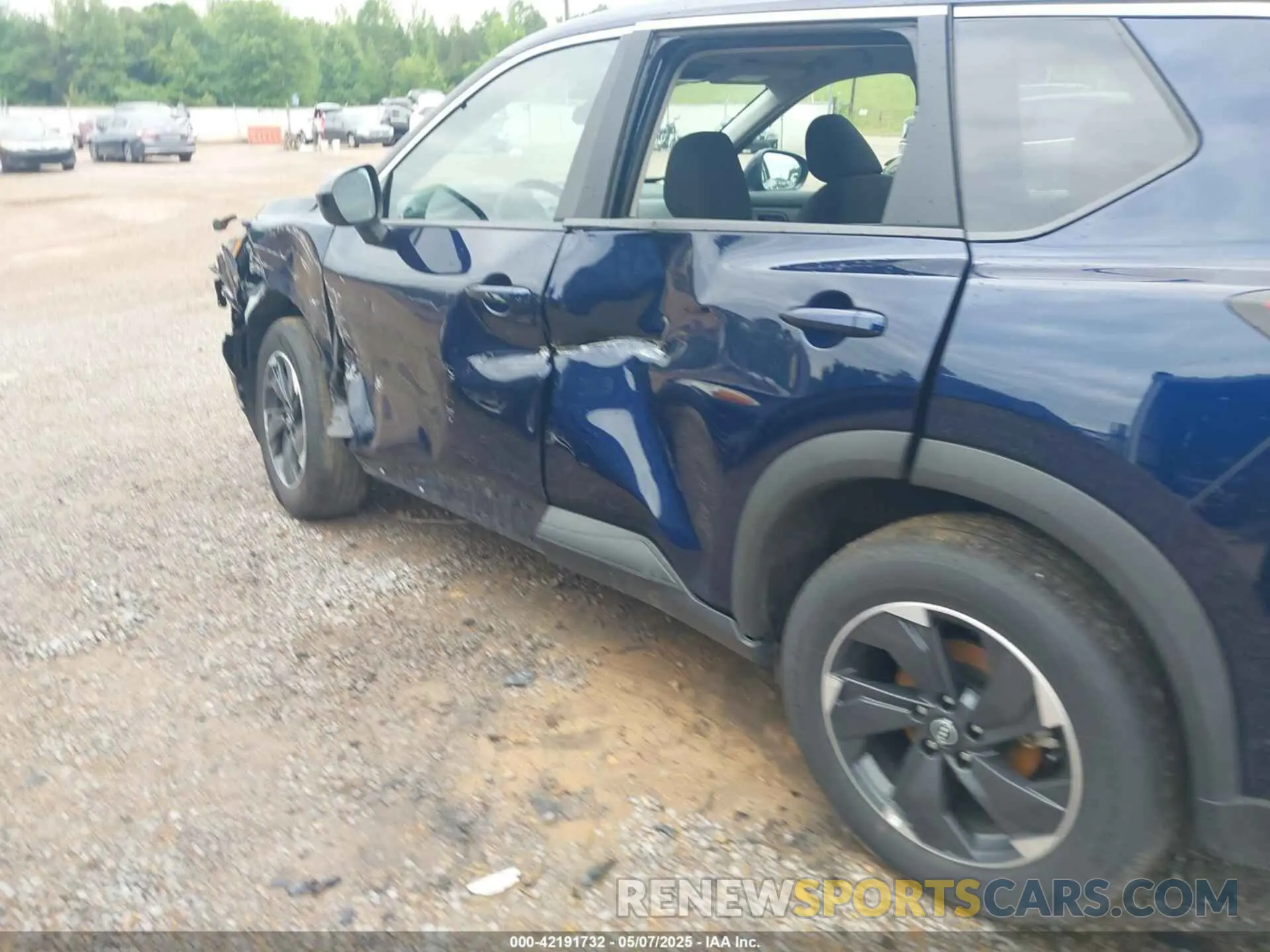 18 Photograph of a damaged car 5N1BT3BB2SC782704 NISSAN ROGUE 2025