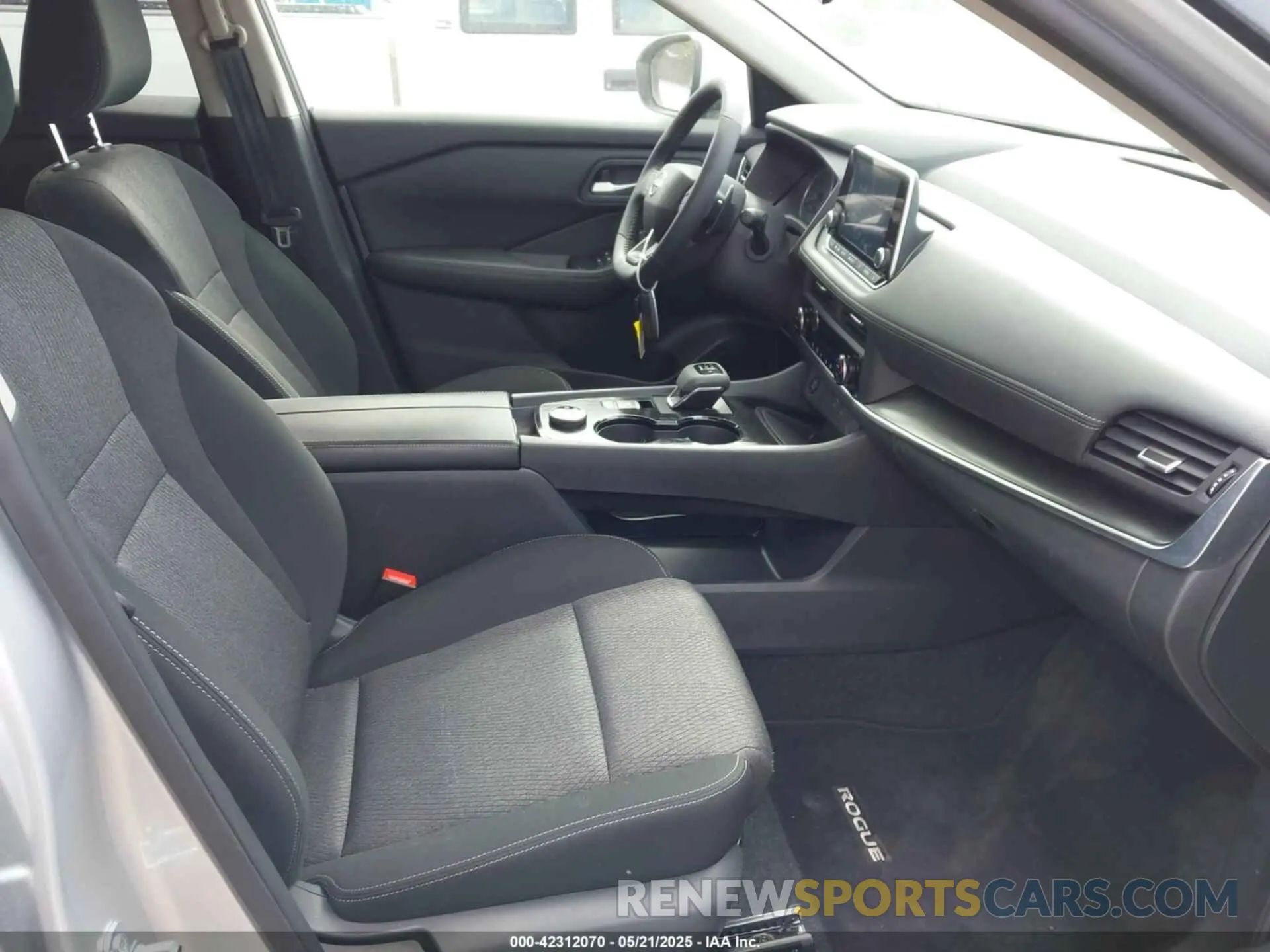 5 Фотография поврежденного автомобиля 5N1BT3BB2SC807603 NISSAN ROGUE 2025
