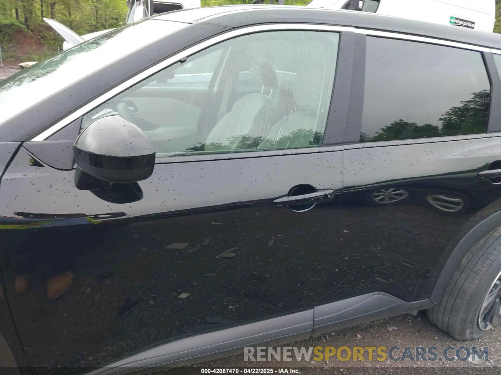 14 Photograph of a damaged car 5N1BT3BB6SC783421 NISSAN ROGUE 2025