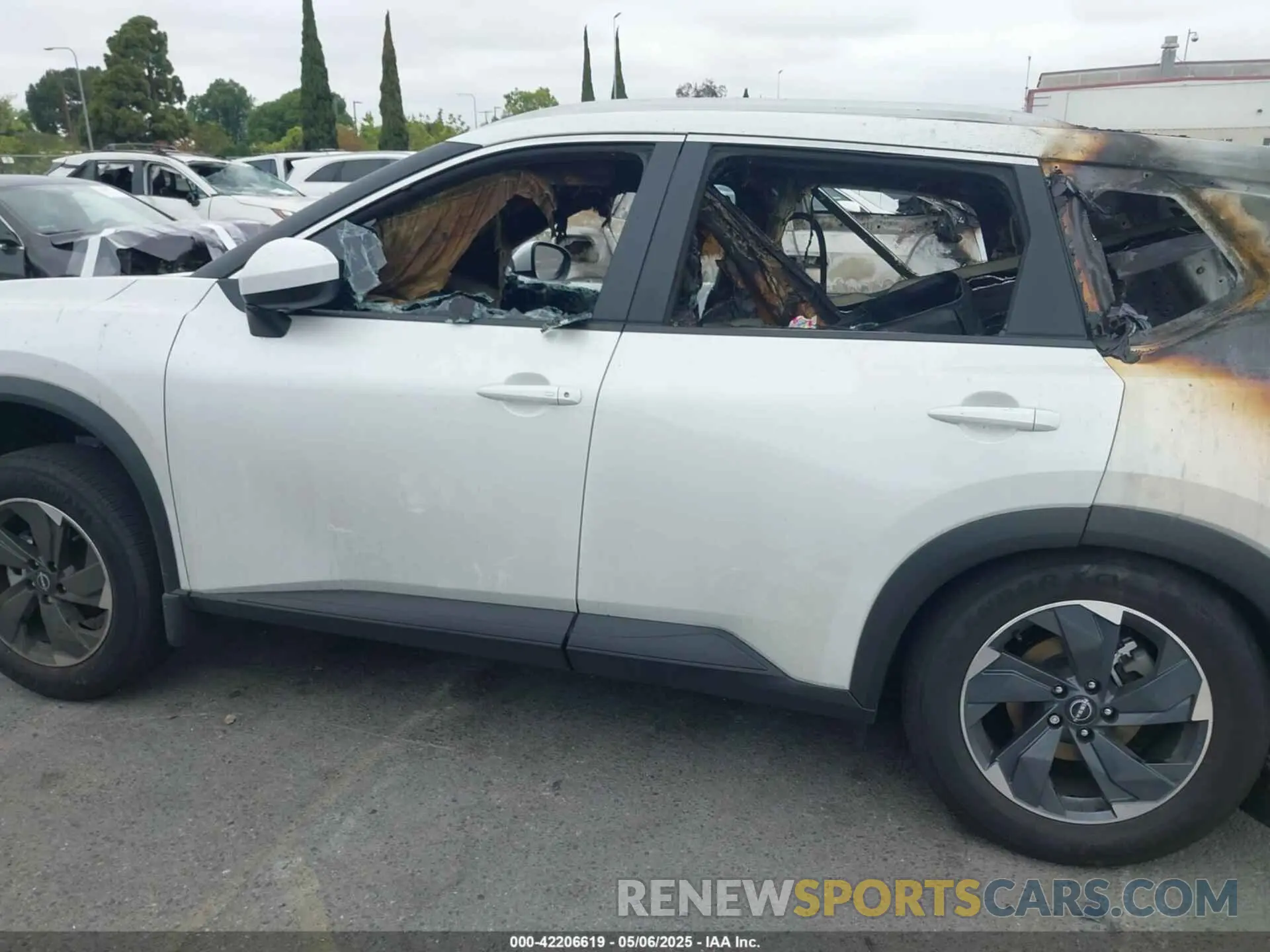 13 Photograph of a damaged car JN8BT3BA0SW002892 NISSAN ROGUE 2025