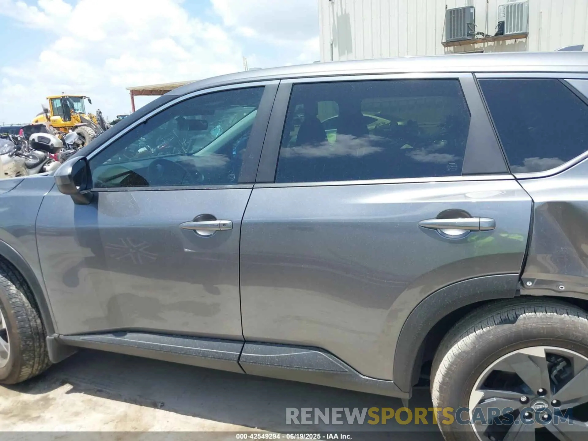 15 Фотография поврежденного автомобиля JN8BT3BA4SW002829 NISSAN ROGUE 2025