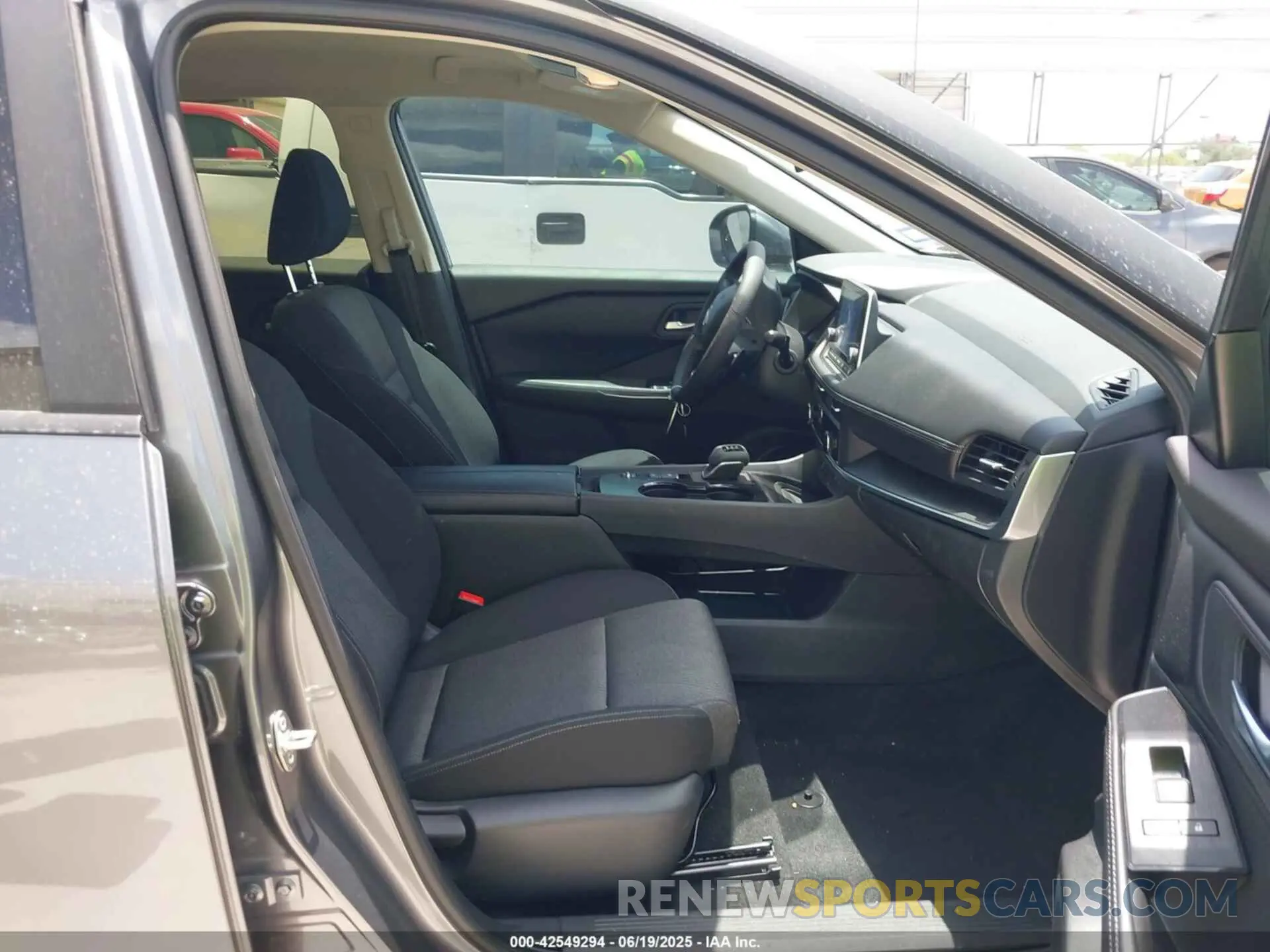 5 Фотография поврежденного автомобиля JN8BT3BA4SW002829 NISSAN ROGUE 2025