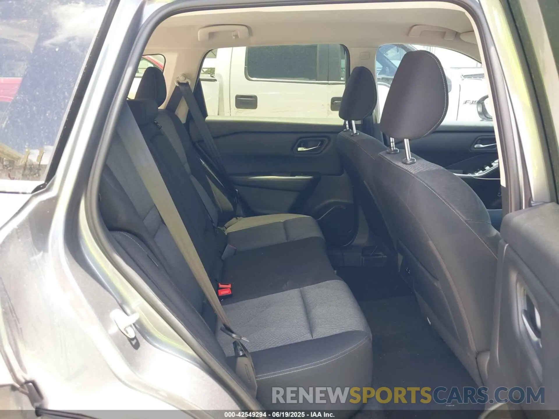 8 Фотография поврежденного автомобиля JN8BT3BA4SW002829 NISSAN ROGUE 2025