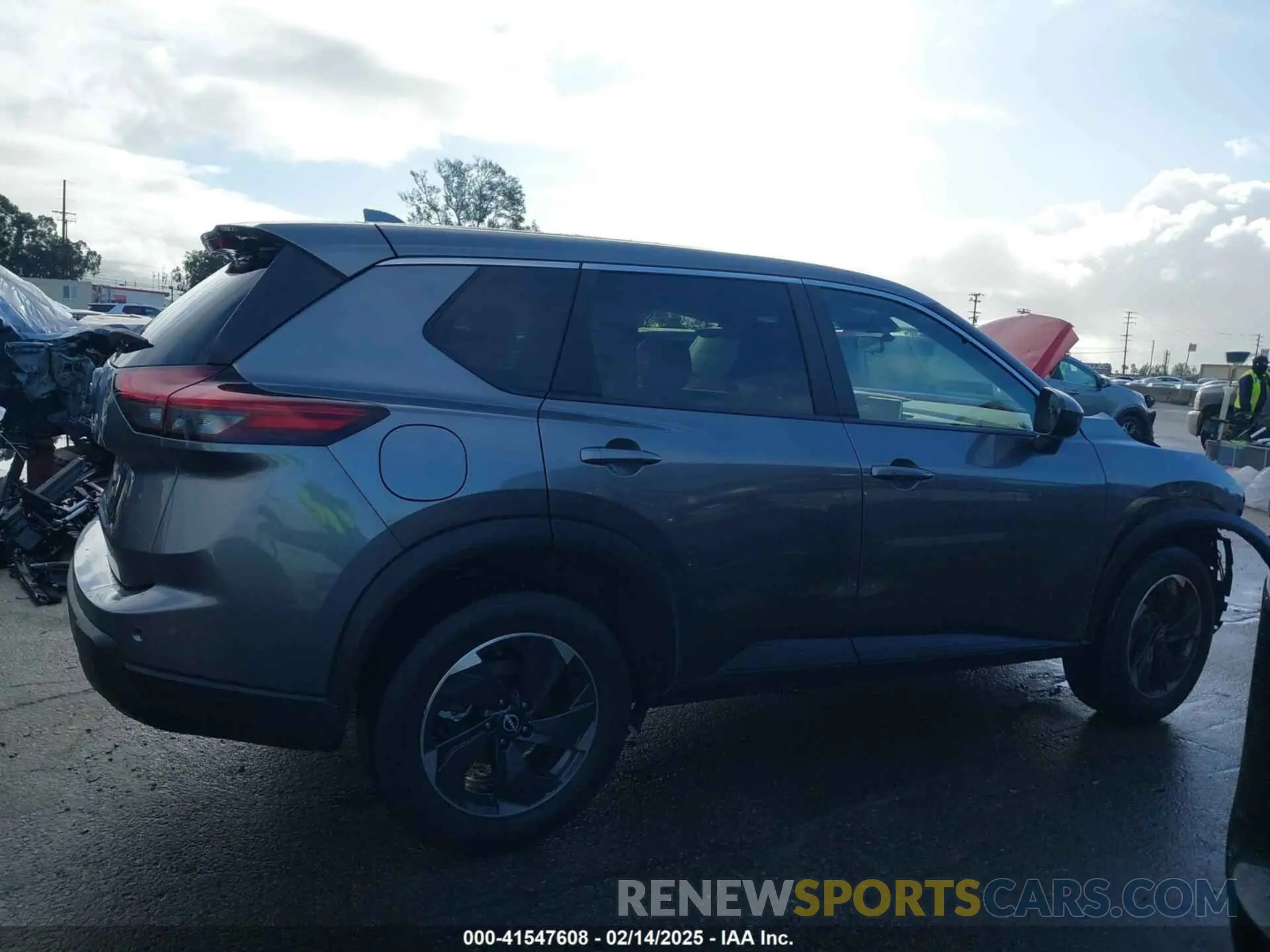 14 Фотография поврежденного автомобиля JN8BT3BA5SW005433 NISSAN ROGUE 2025