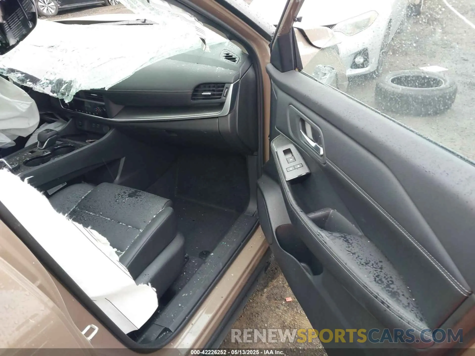 5 Photograph of a damaged car JN8BT3BB2SW159929 NISSAN ROGUE 2025