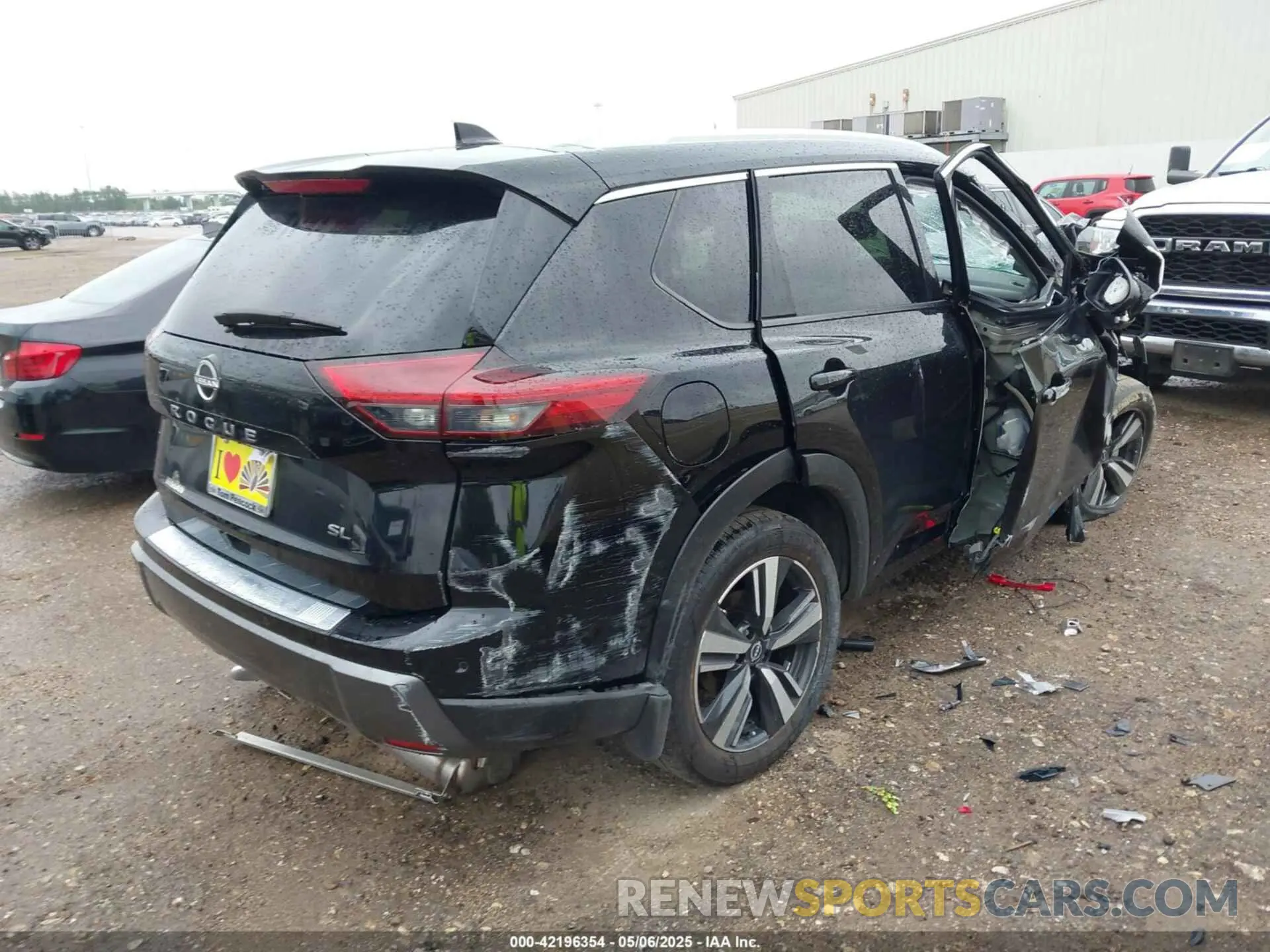 4 Photograph of a damaged car JN8BT3CA7SW002063 NISSAN ROGUE 2025
