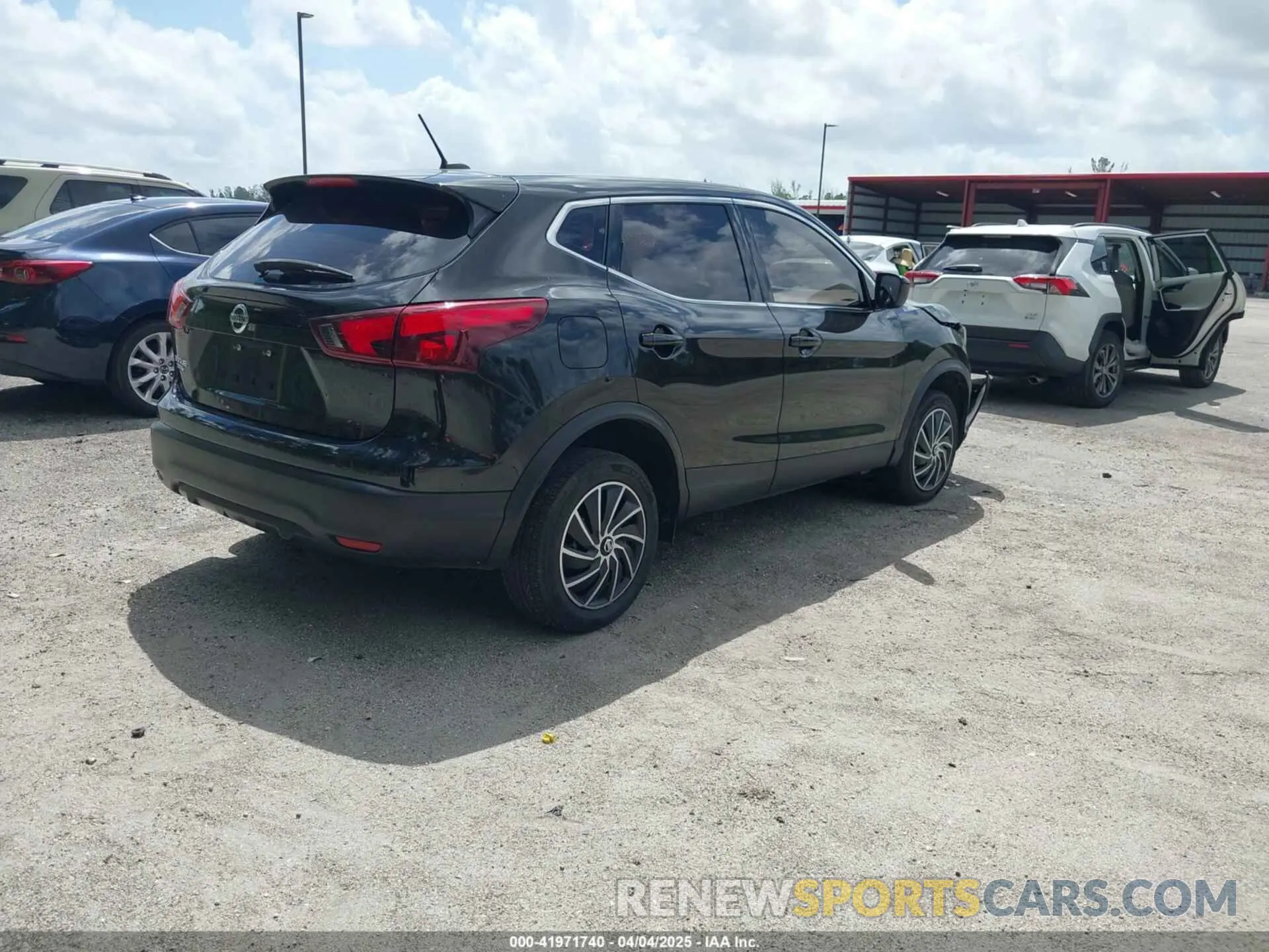 4 Photograph of a damaged car JN1BJ1CP1KW227768 NISSAN ROGUE SPORT 2019