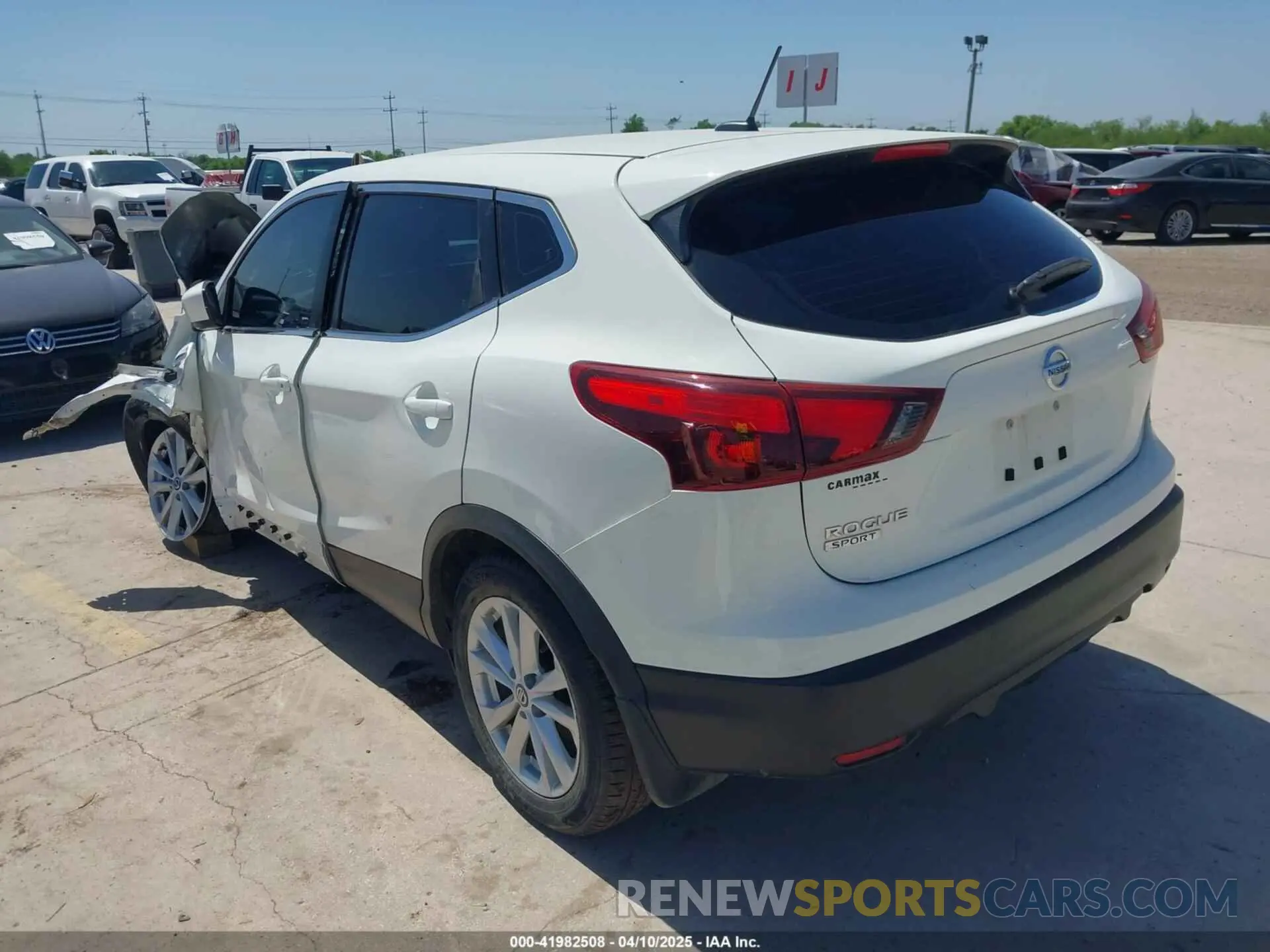 3 Photograph of a damaged car JN1BJ1CP1KW232503 NISSAN ROGUE SPORT 2019
