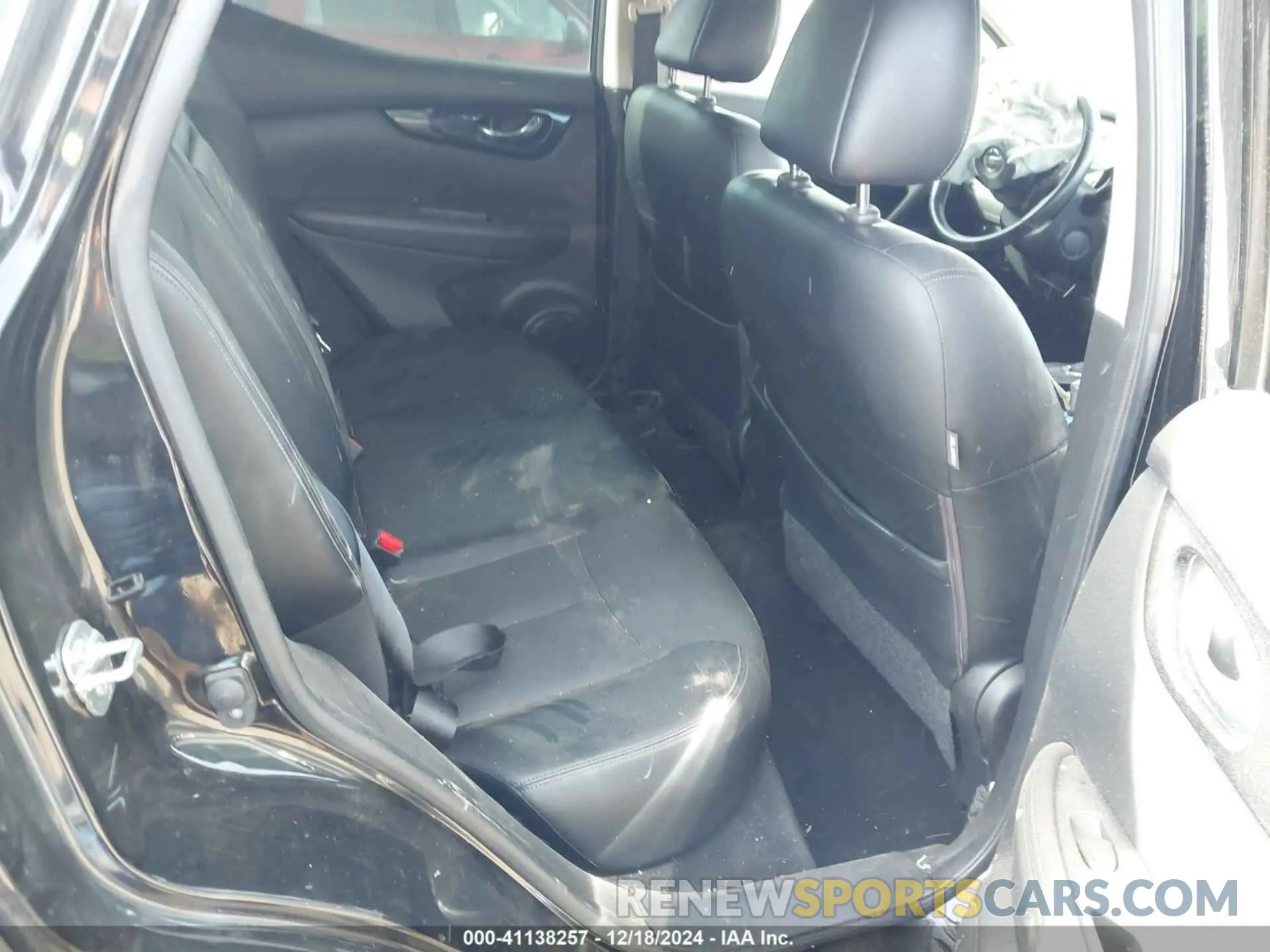 8 Photograph of a damaged car JN1BJ1CP1KW528802 NISSAN ROGUE SPORT 2019