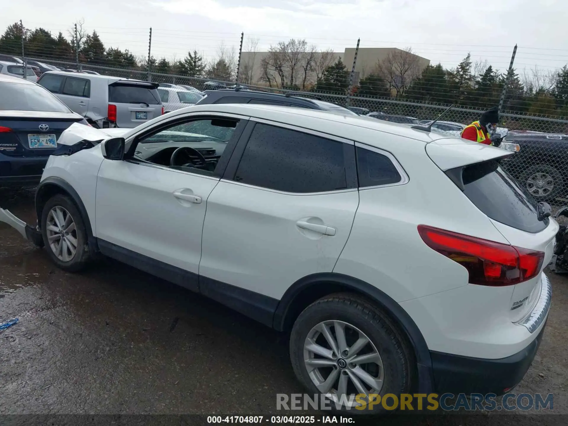 13 Photograph of a damaged car JN1BJ1CP2KW231473 NISSAN ROGUE SPORT 2019