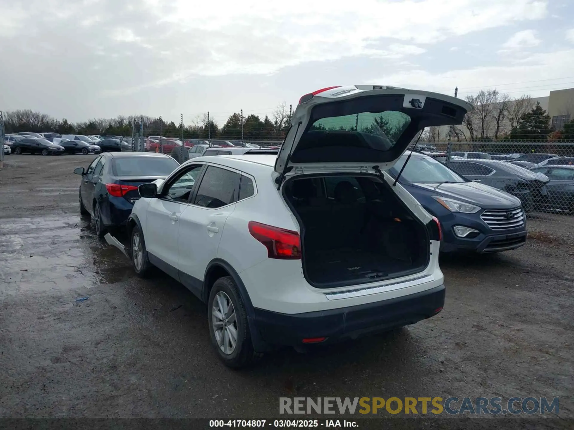 3 Photograph of a damaged car JN1BJ1CP2KW231473 NISSAN ROGUE SPORT 2019