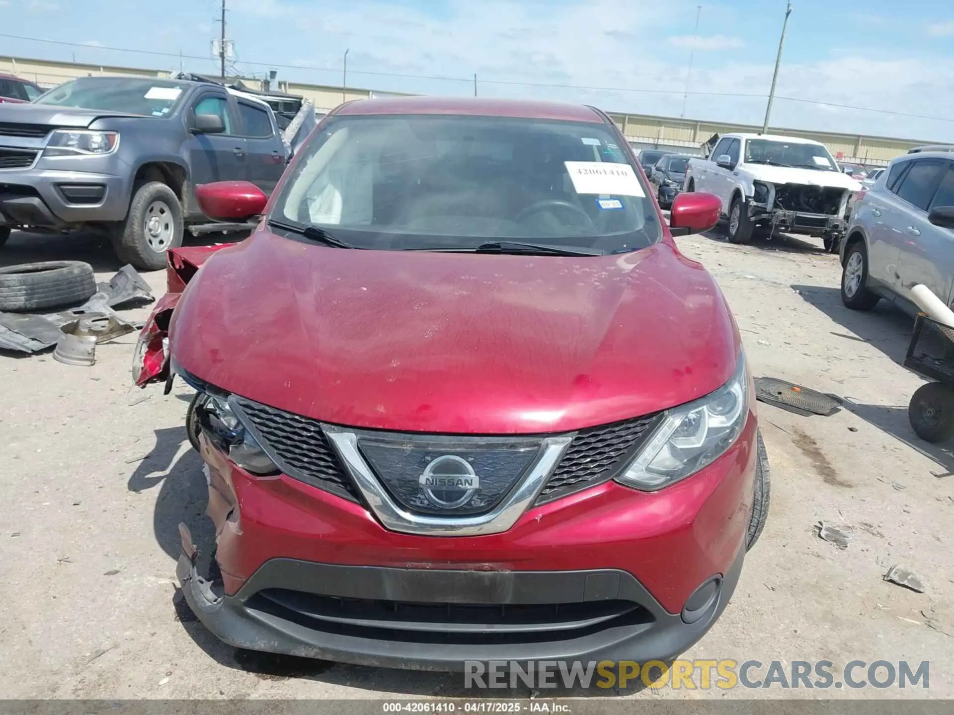 13 Photograph of a damaged car JN1BJ1CP3KW210633 NISSAN ROGUE SPORT 2019