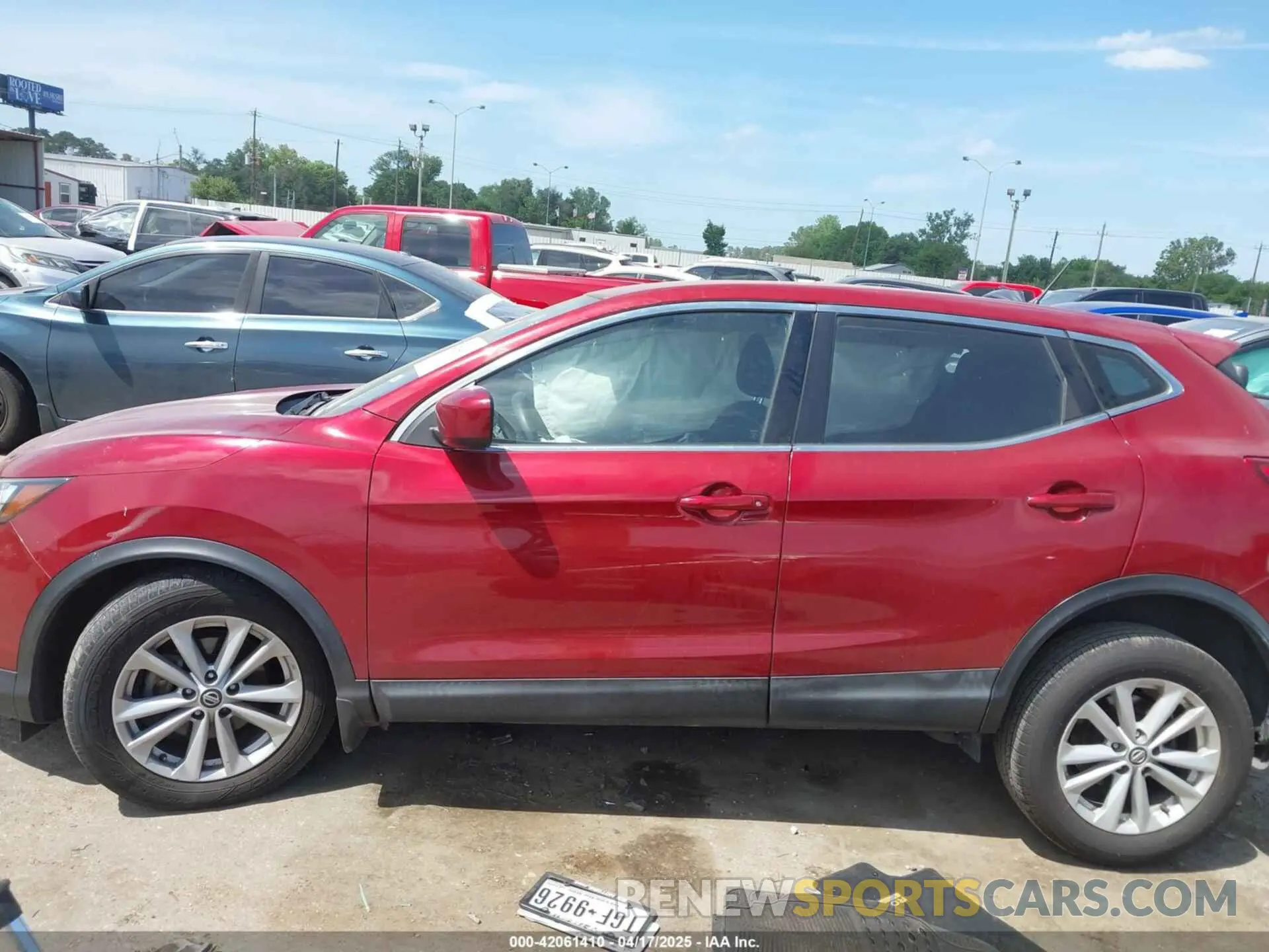 15 Photograph of a damaged car JN1BJ1CP3KW210633 NISSAN ROGUE SPORT 2019