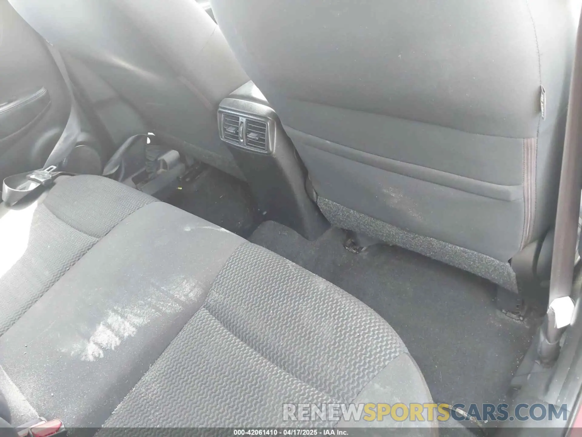8 Photograph of a damaged car JN1BJ1CP3KW210633 NISSAN ROGUE SPORT 2019