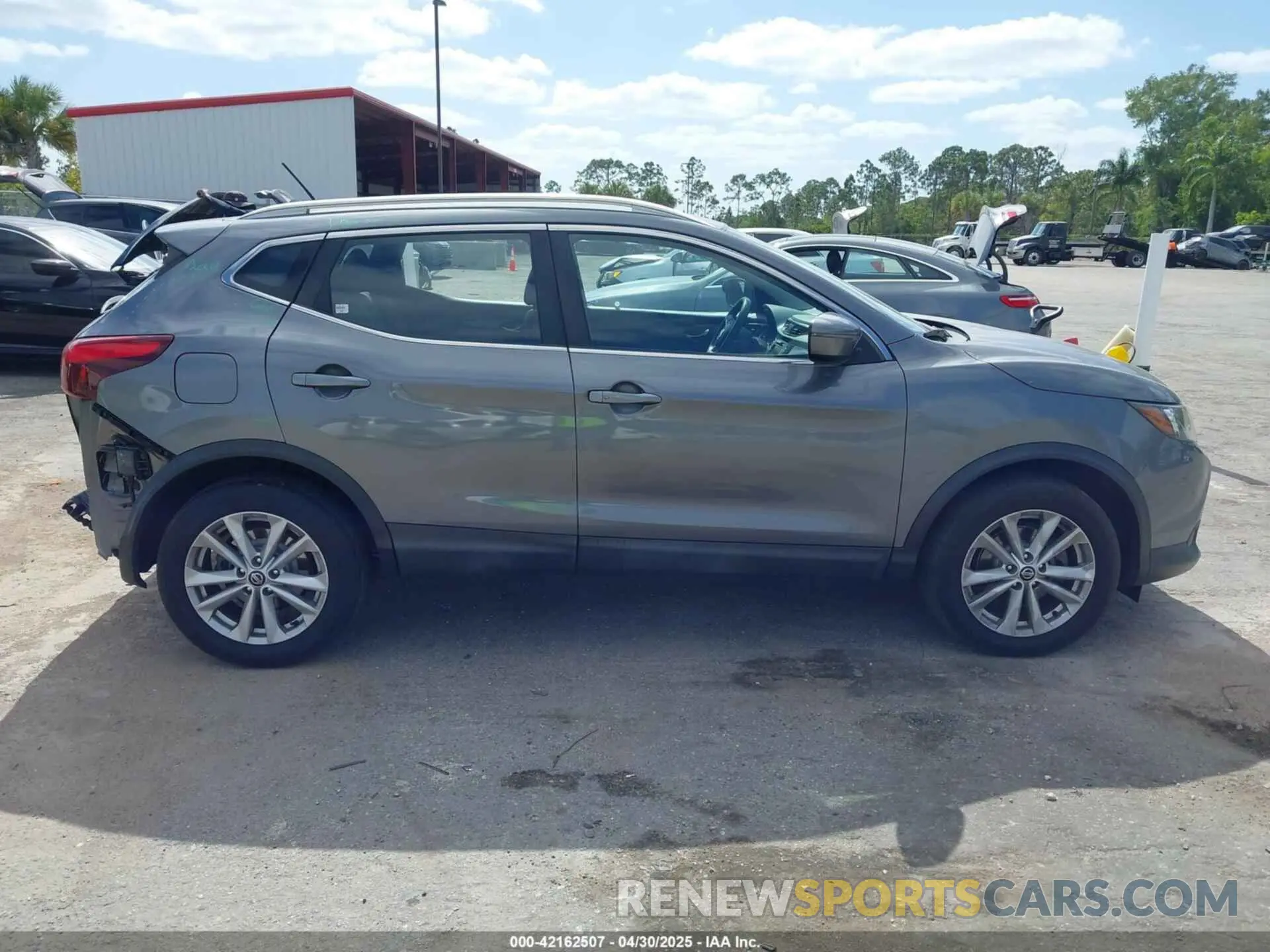 14 Photograph of a damaged car JN1BJ1CP3KW232888 NISSAN ROGUE SPORT 2019