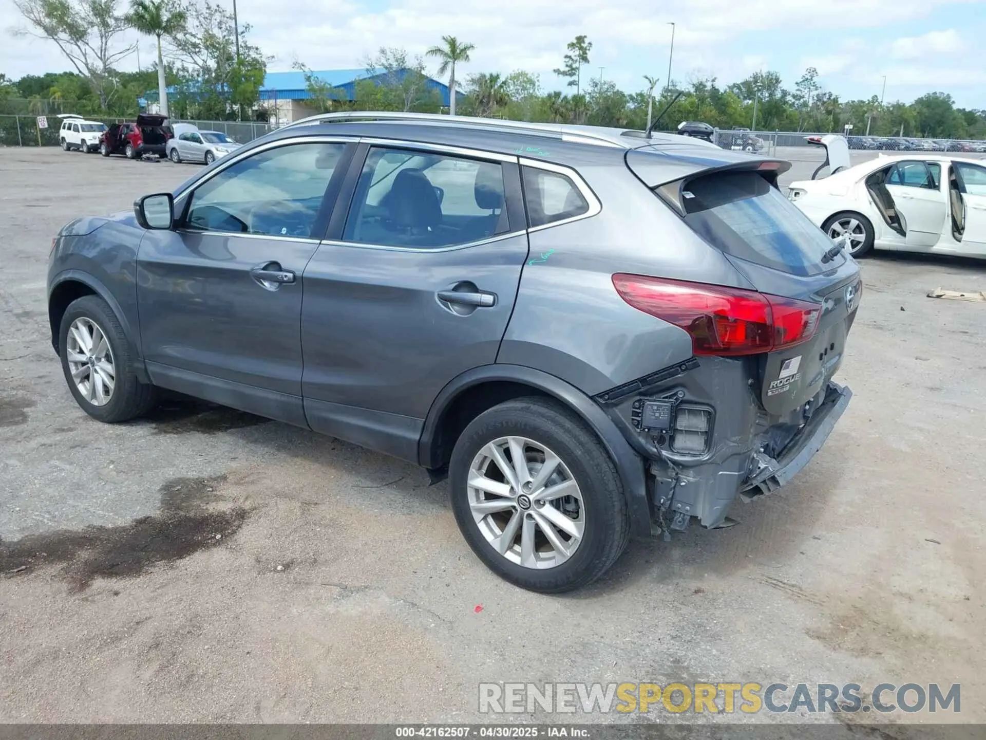 3 Photograph of a damaged car JN1BJ1CP3KW232888 NISSAN ROGUE SPORT 2019