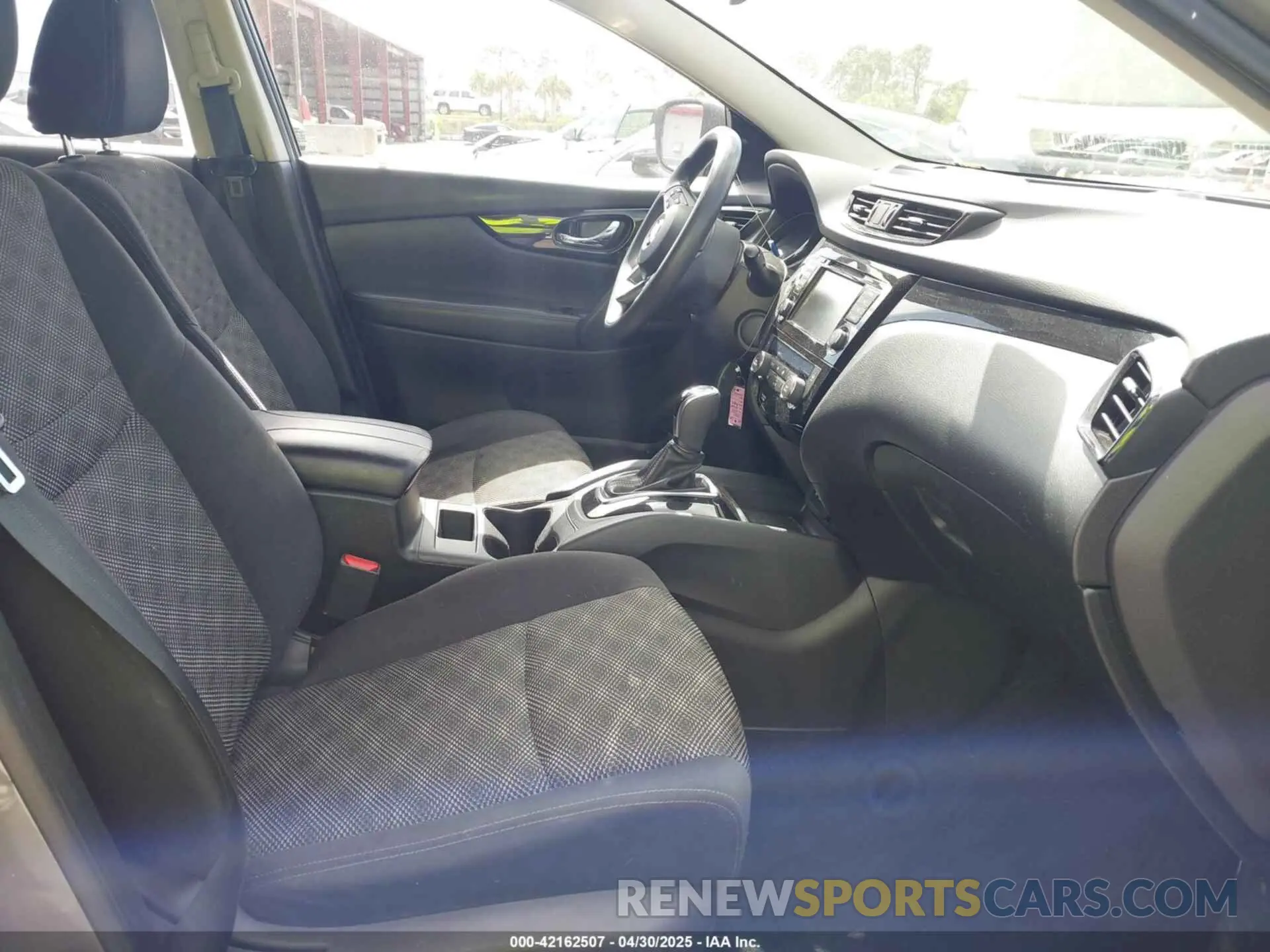 5 Photograph of a damaged car JN1BJ1CP3KW232888 NISSAN ROGUE SPORT 2019