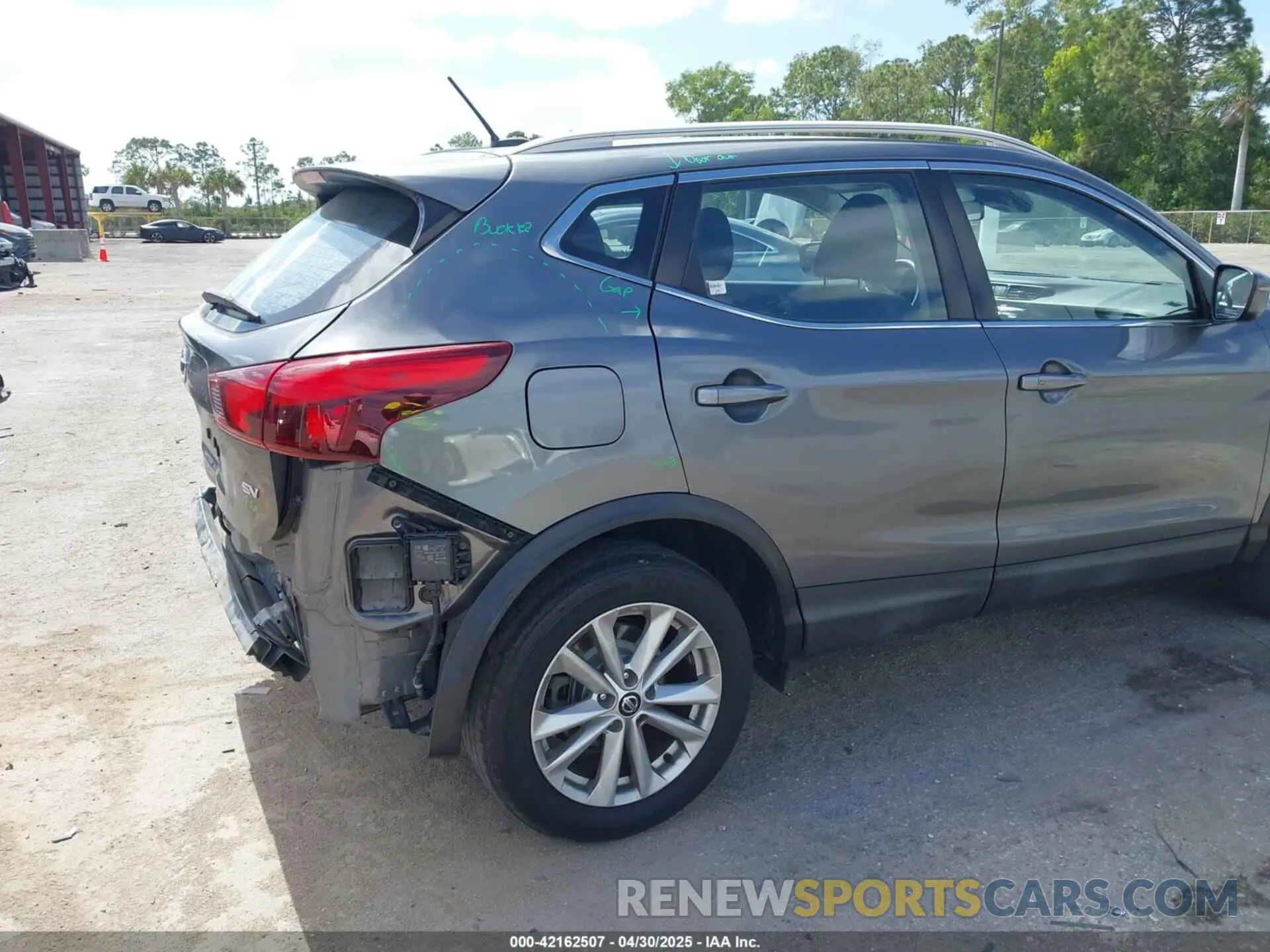 6 Photograph of a damaged car JN1BJ1CP3KW232888 NISSAN ROGUE SPORT 2019