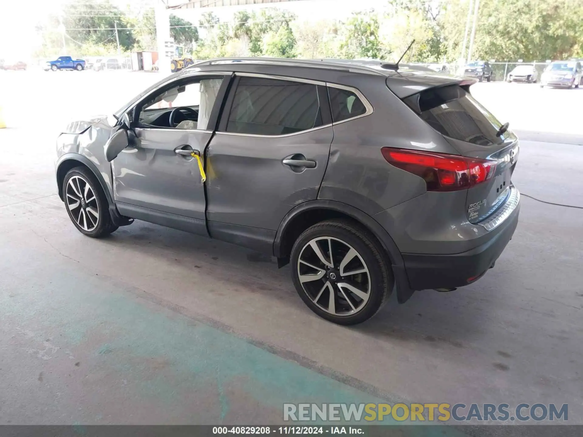3 Photograph of a damaged car JN1BJ1CP4KW521665 NISSAN ROGUE SPORT 2019