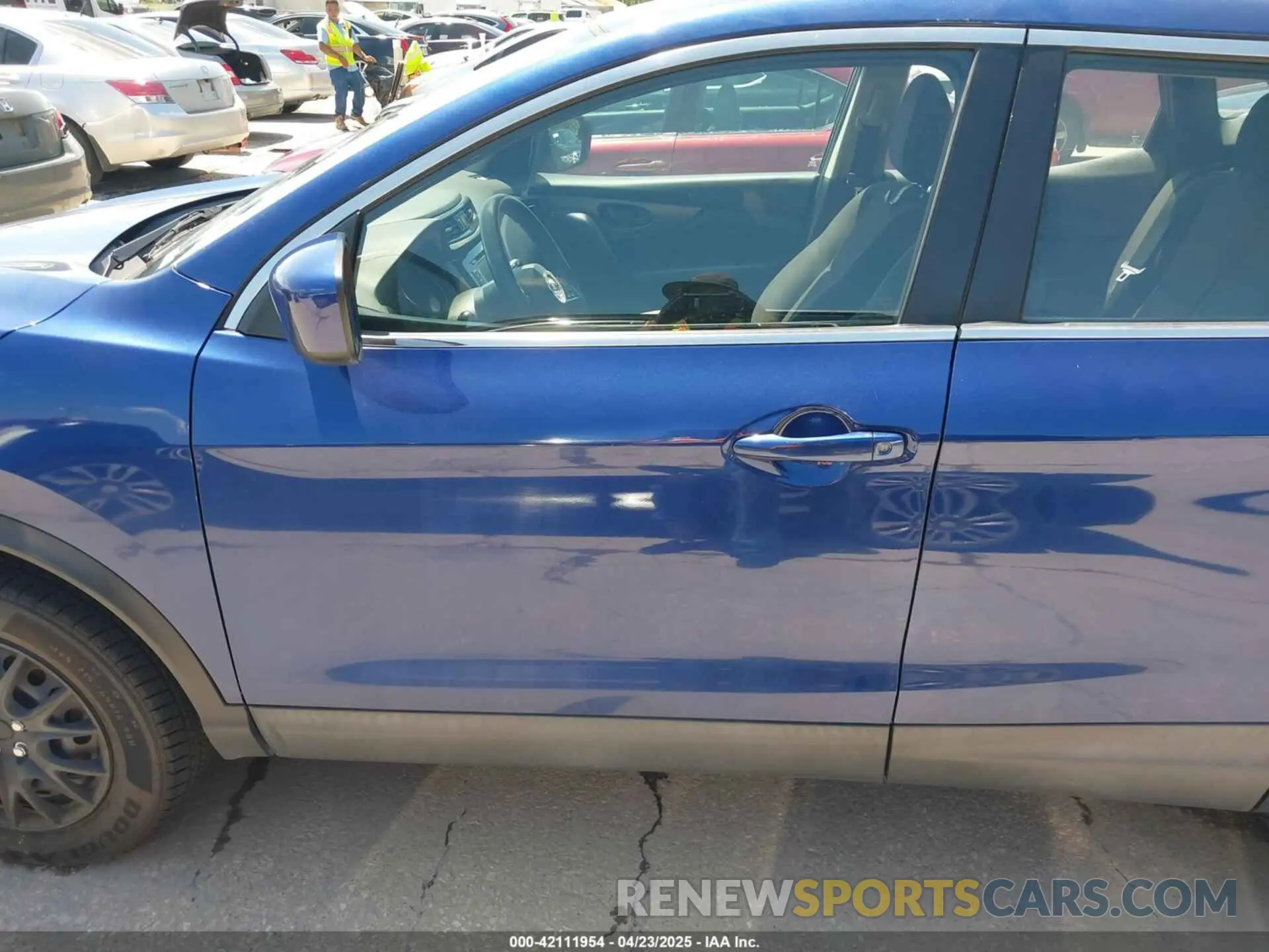 13 Photograph of a damaged car JN1BJ1CP5KW239325 NISSAN ROGUE SPORT 2019