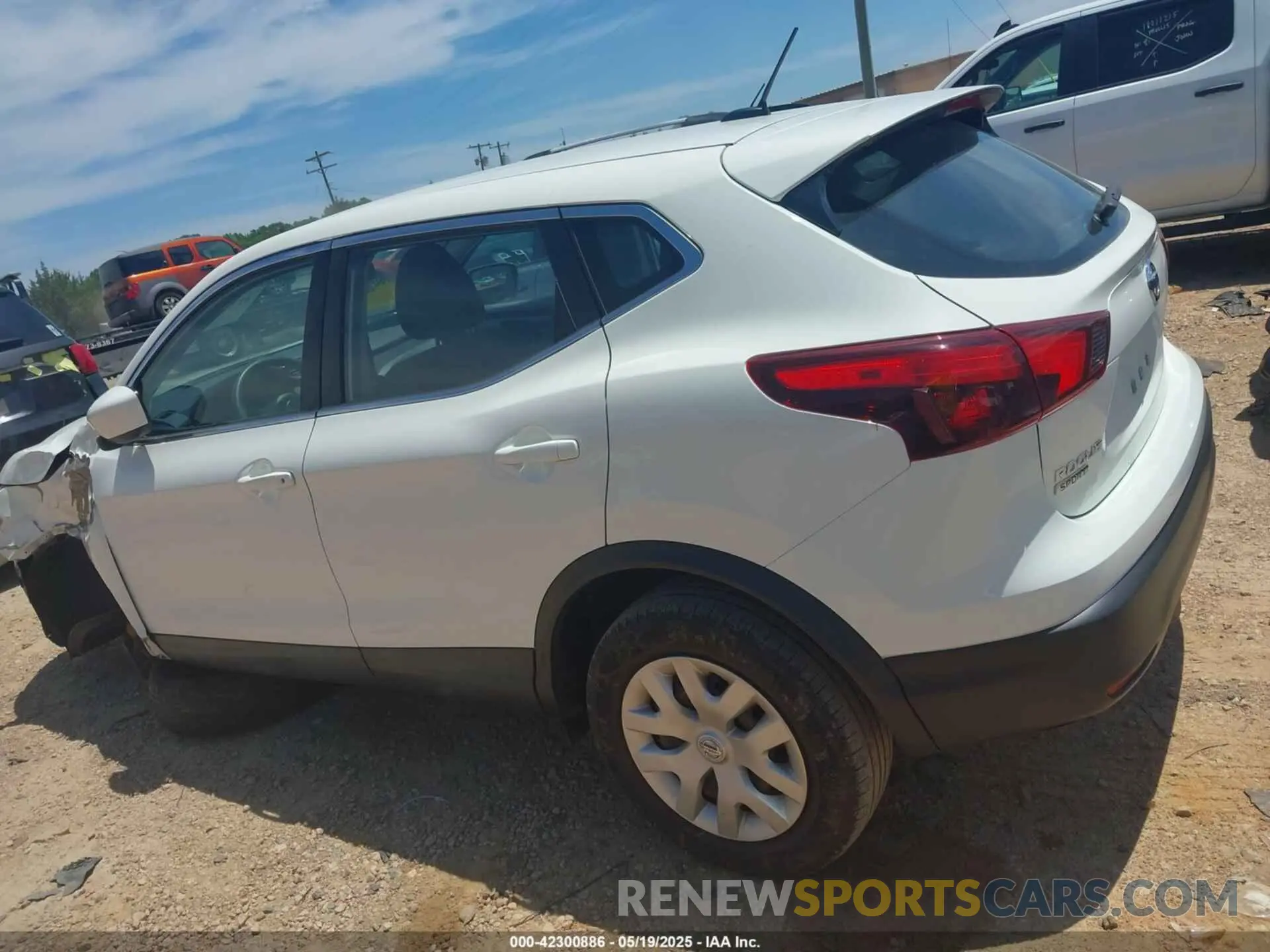 14 Фотография поврежденного автомобиля JN1BJ1CP5KW240376 NISSAN ROGUE SPORT 2019