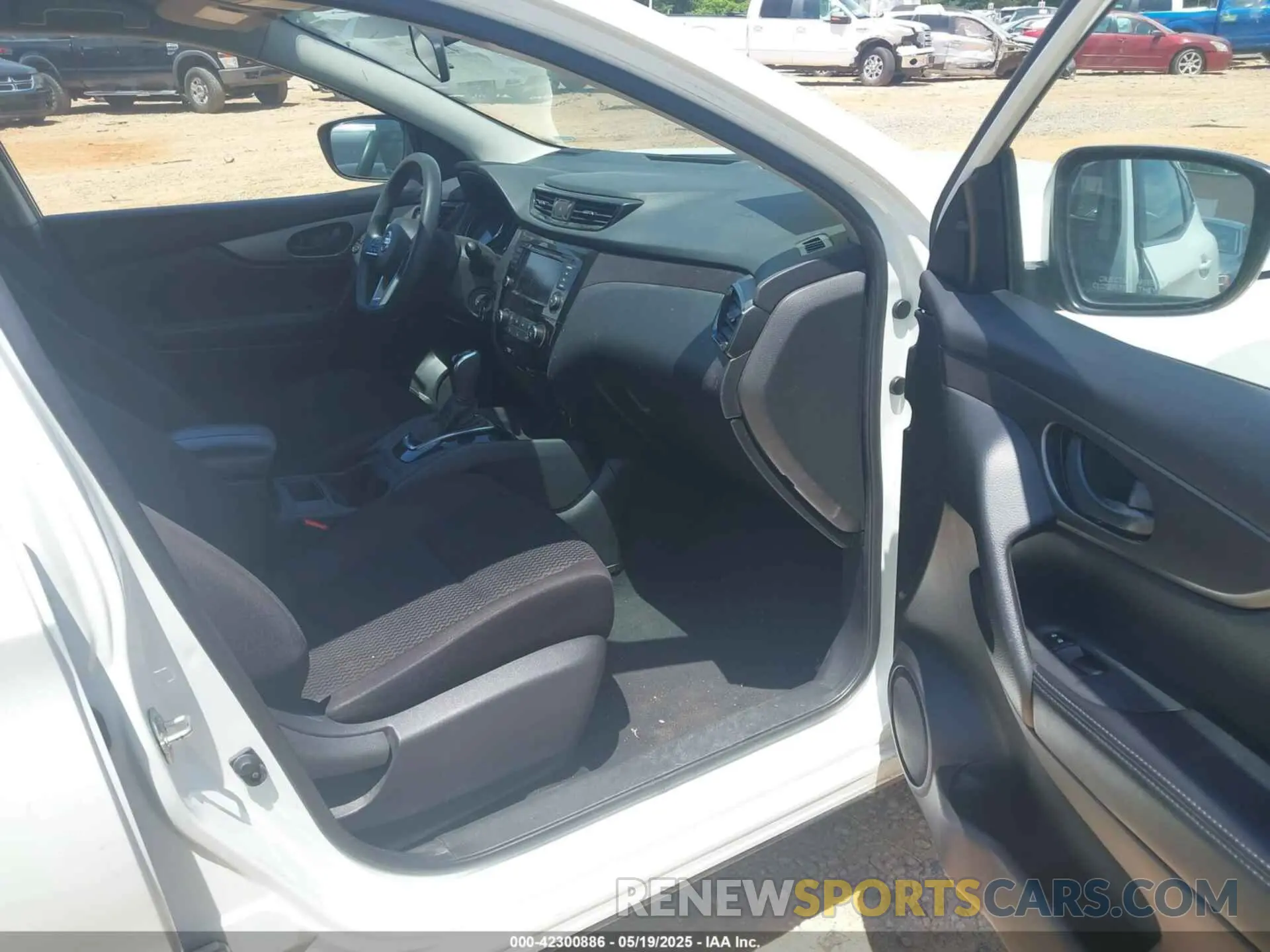 5 Фотография поврежденного автомобиля JN1BJ1CP5KW240376 NISSAN ROGUE SPORT 2019
