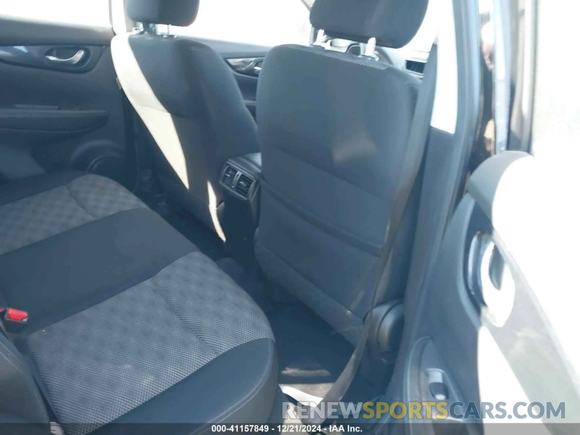 8 Photograph of a damaged car JN1BJ1CP5KW524557 NISSAN ROGUE SPORT 2019
