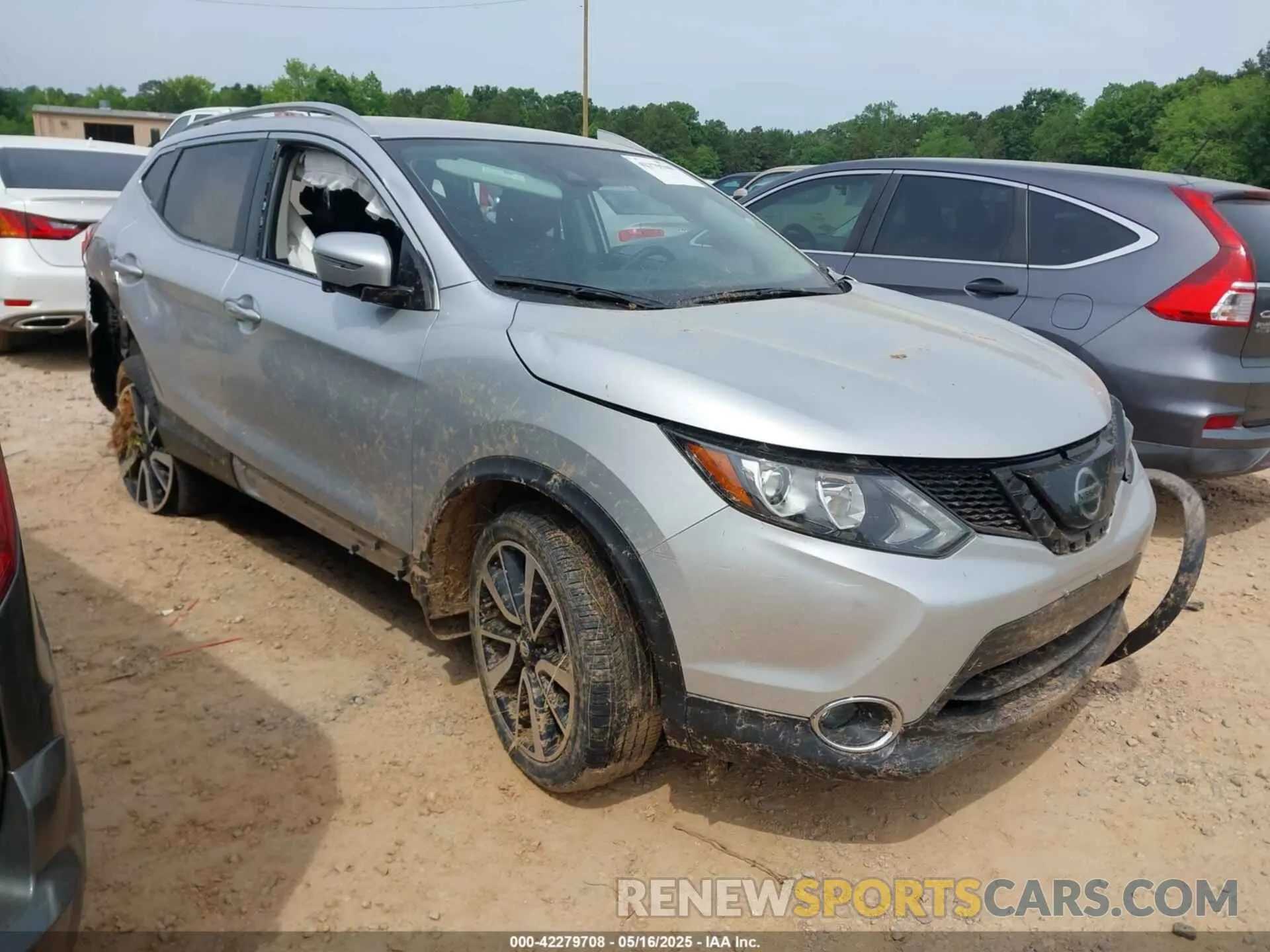 1 Photograph of a damaged car JN1BJ1CP5KW528298 NISSAN ROGUE SPORT 2019